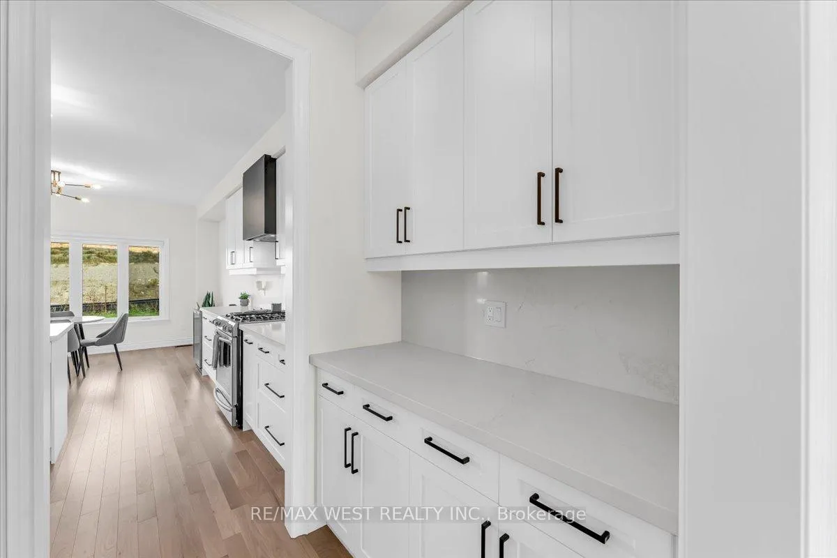 Photo 23 of 16 Janes Crescent, New Tecumseth, Rural New Tecumseth — HOMEH