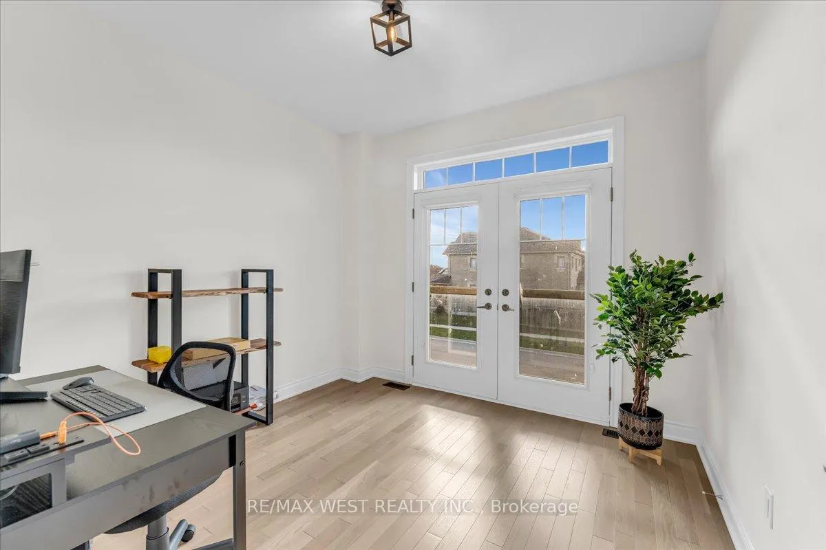 Photo 25 of 16 Janes Crescent, New Tecumseth, Rural New Tecumseth — HOMEH