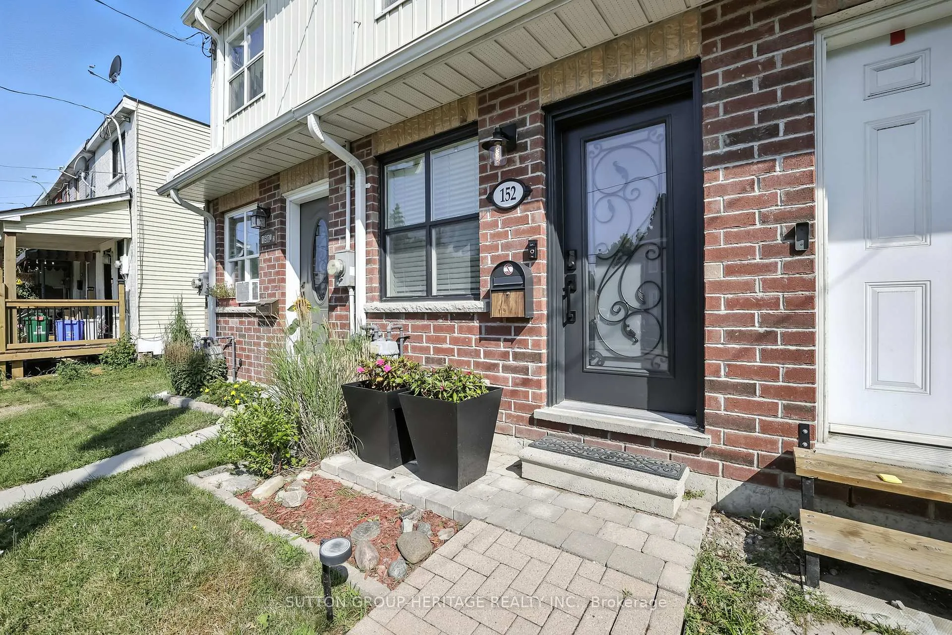 Front of 152 Olive Avenue