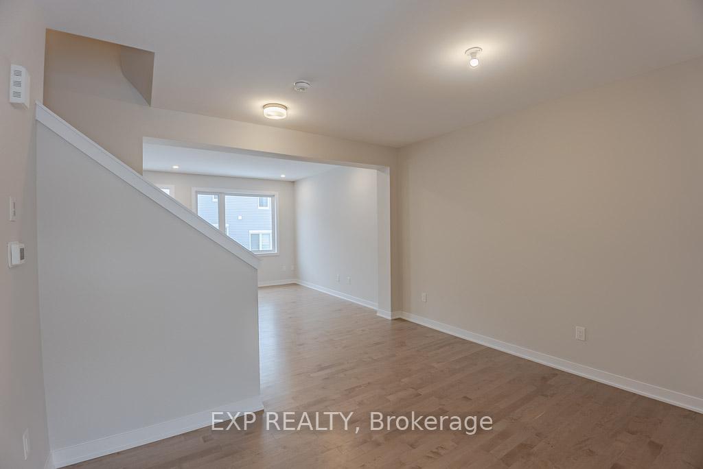 Photo 6 of 102 Pizzicato Street, Ottawa, Mer Bleue/Bradley Estates/Anderson Park — HOMEH