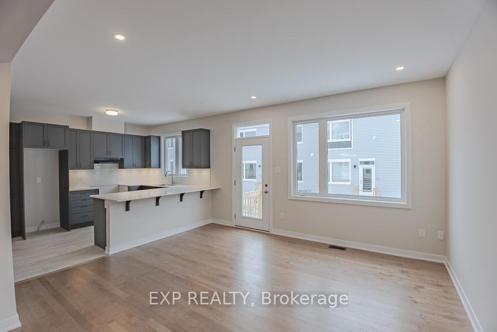 Photo 9 of 102 Pizzicato Street, Ottawa, Mer Bleue/Bradley Estates/Anderson Park — HOMEH