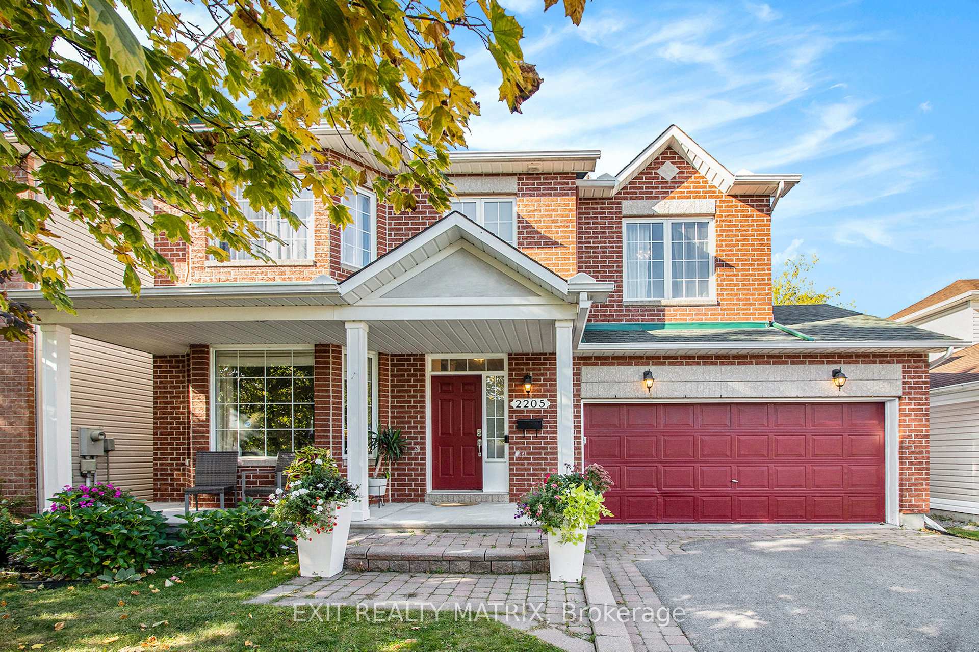 Photo 2 of 2205 Blue Willow Crescent, Ottawa, Chapel Hill South - Orleans Village — HOMEH