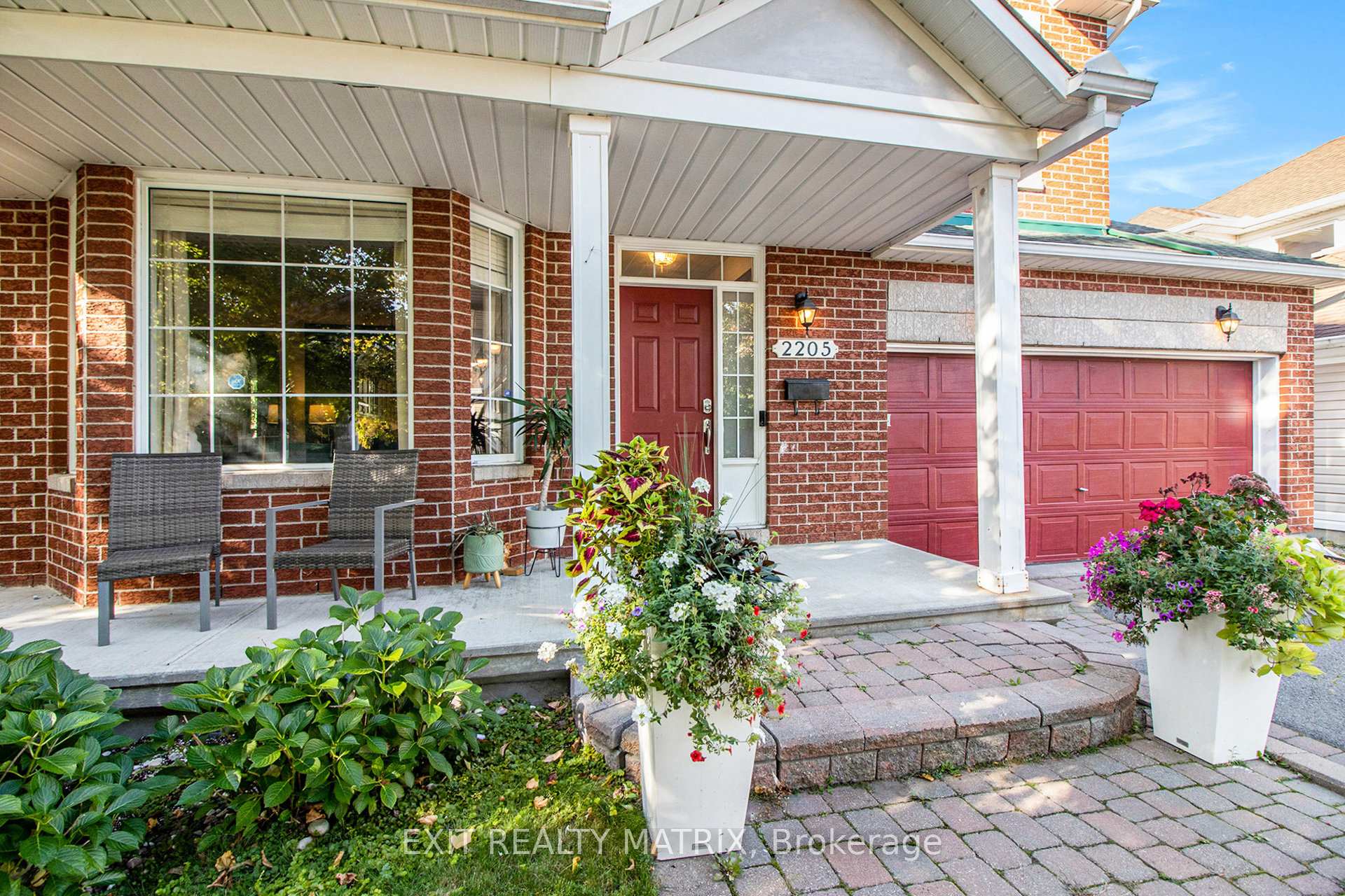 Photo 3 of 2205 Blue Willow Crescent, Ottawa, Chapel Hill South - Orleans Village — HOMEH