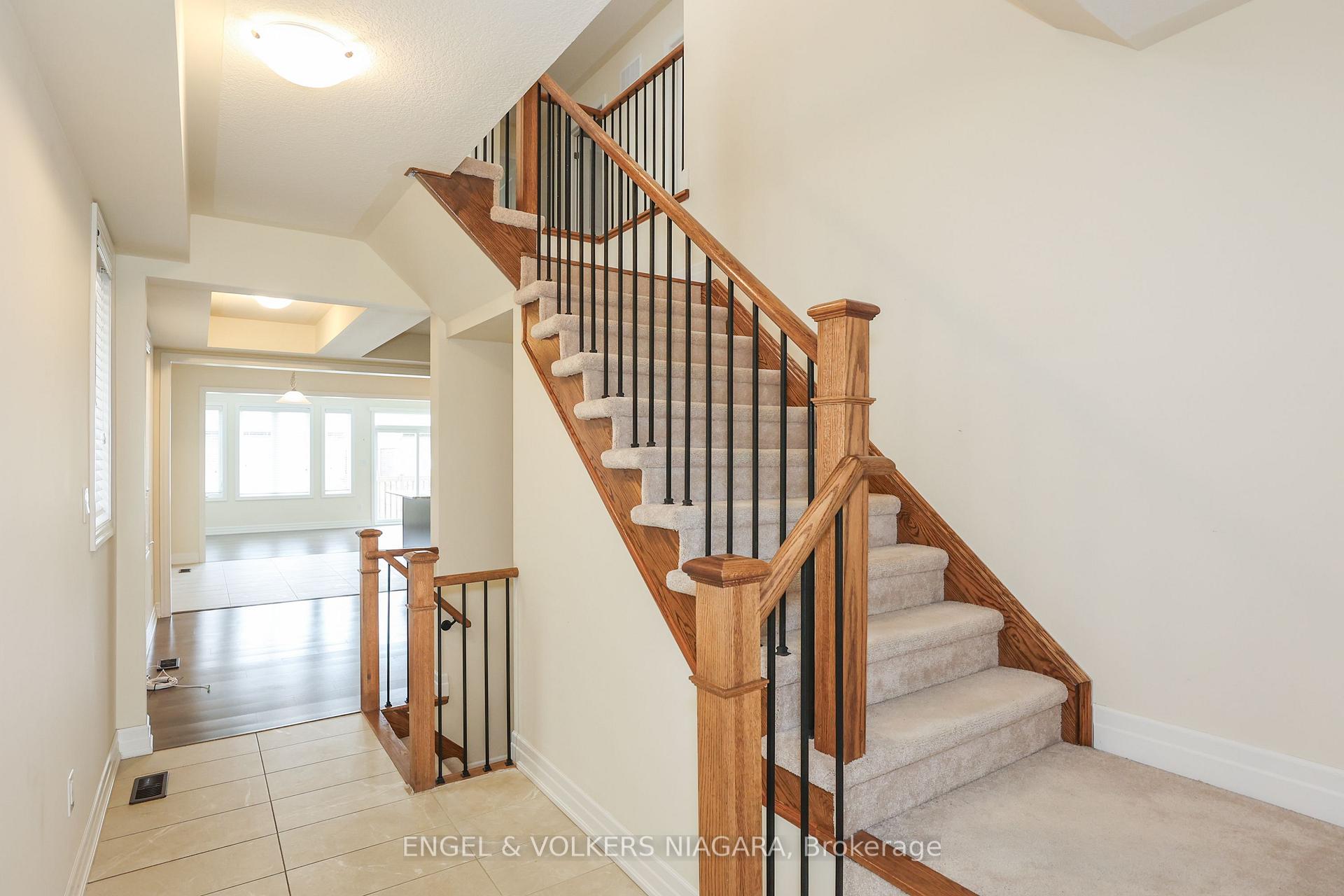 Photo 6 of 9514 Tallgrass Avenue, Niagara Falls, Lyons Creek — HOMEH