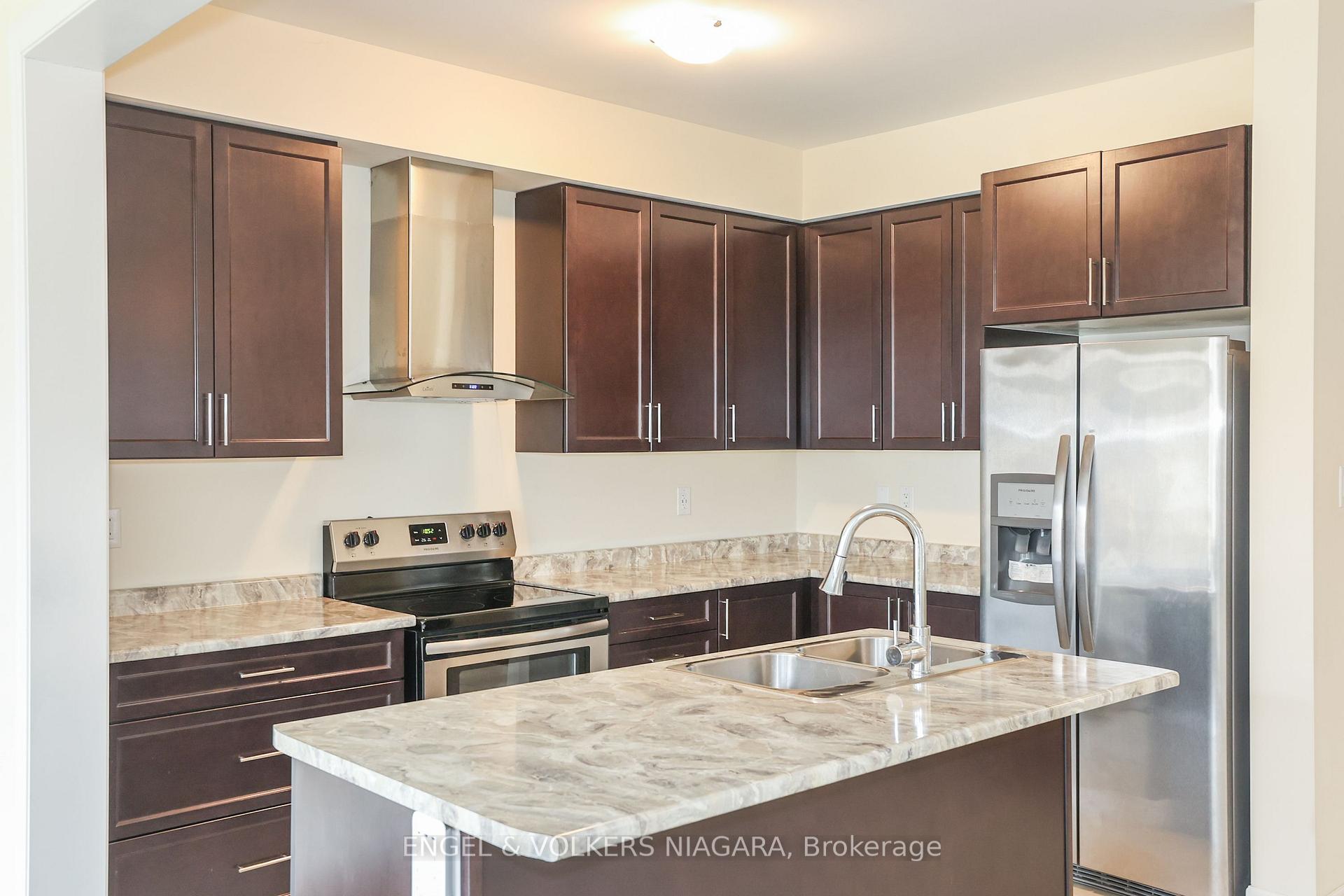Photo 9 of 9514 Tallgrass Avenue, Niagara Falls, Lyons Creek — HOMEH