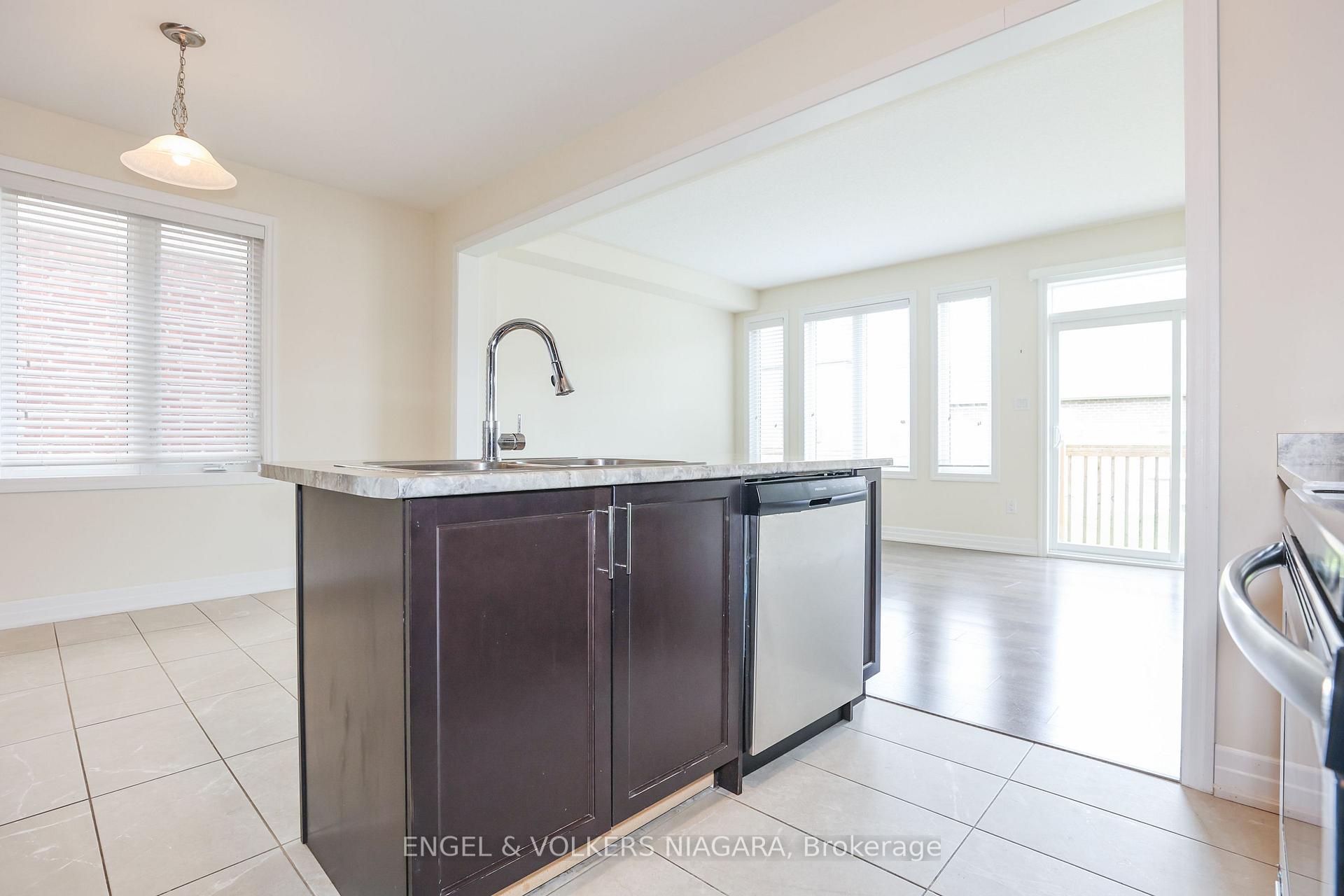 Photo 10 of 9514 Tallgrass Avenue, Niagara Falls, Lyons Creek — HOMEH