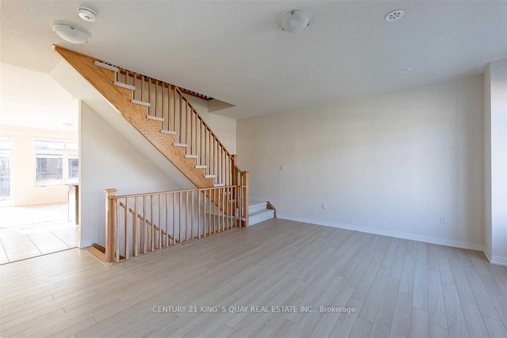 Photo 7 of 28 Floyd Ford Way, Markham, Box Grove — HOMEH