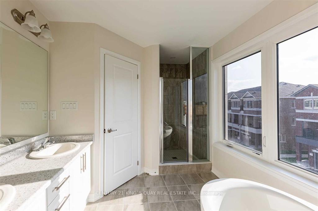 Photo 12 of 28 Floyd Ford Way, Markham, Box Grove — HOMEH