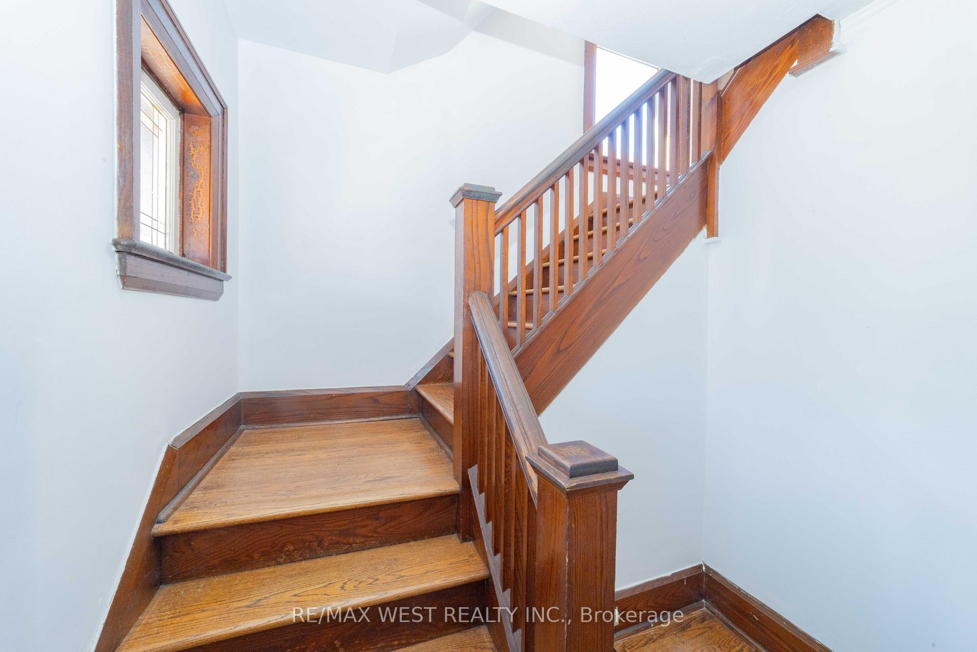 Photo 12 of 314 Gliddon Avenue, Oshawa, Central — HOMEH