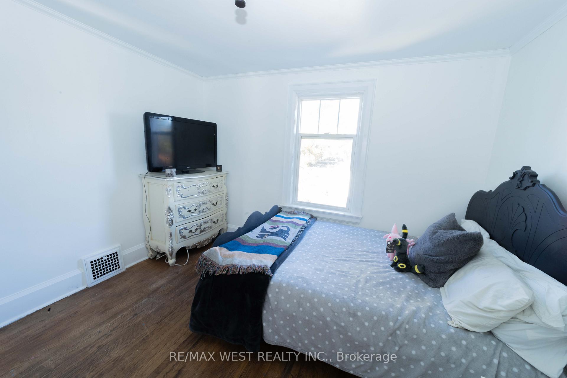 Photo 14 of 314 Gliddon Avenue, Oshawa, Central — HOMEH