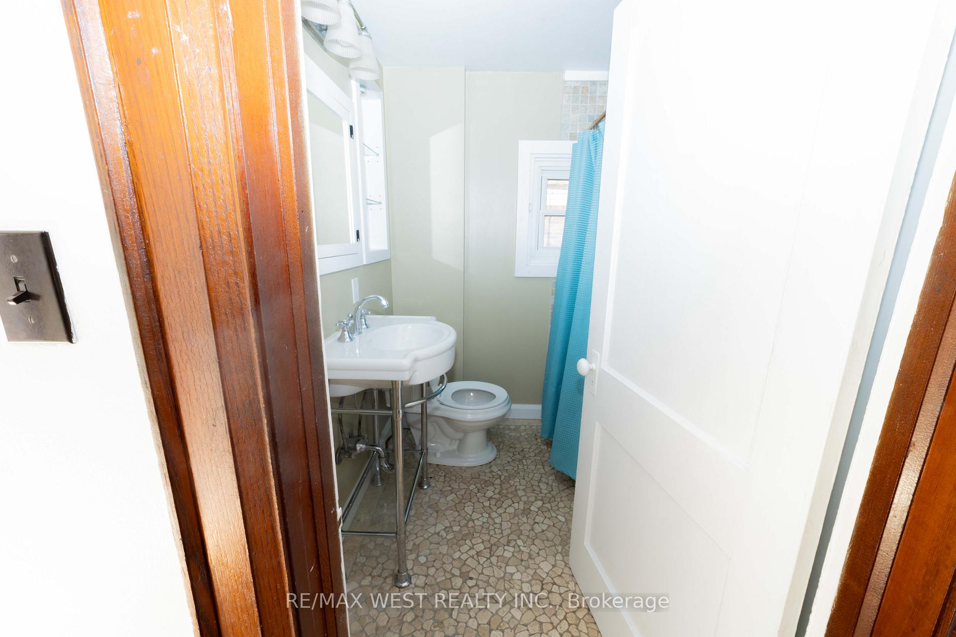 Photo 15 of 314 Gliddon Avenue, Oshawa, Central — HOMEH