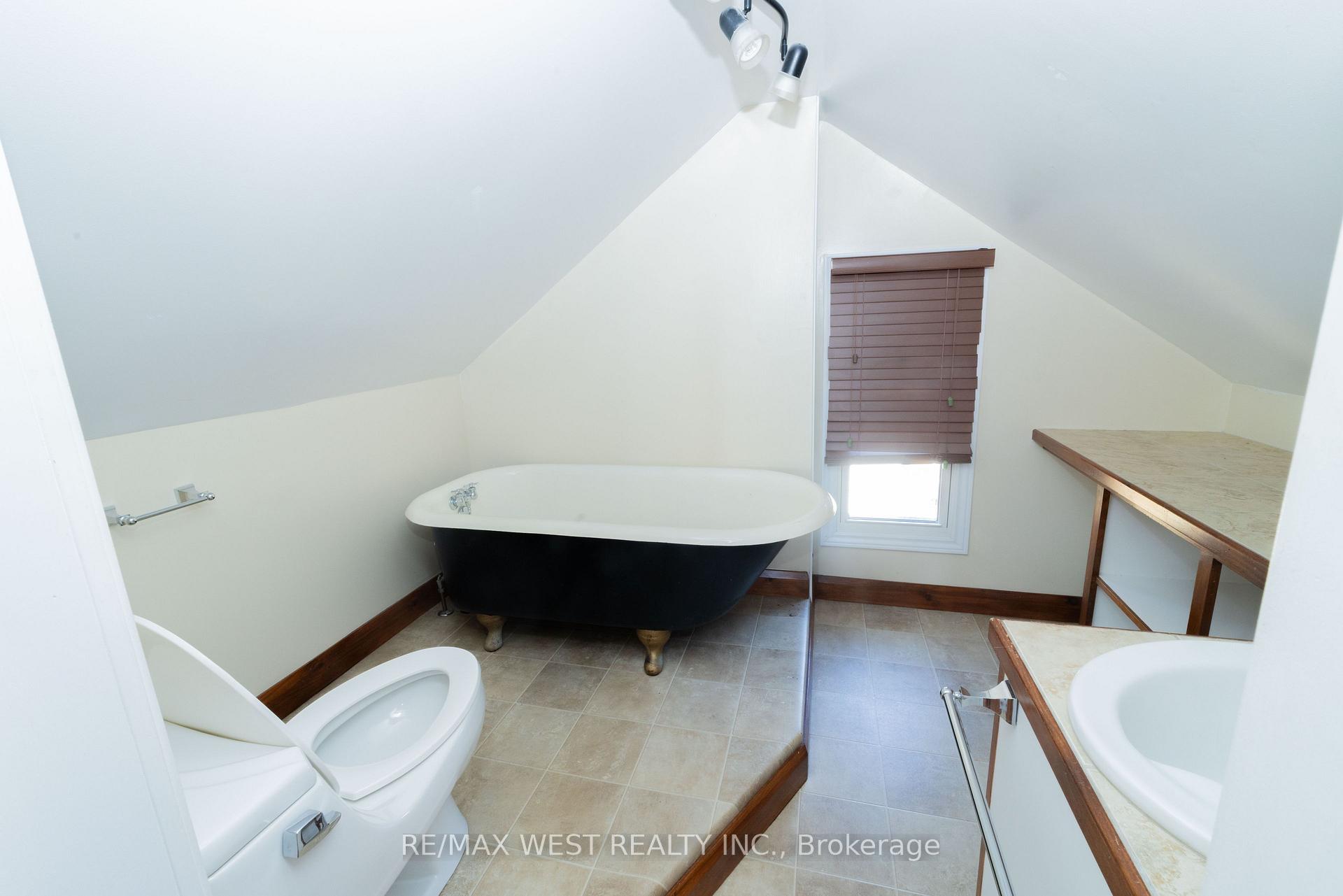 Photo 19 of 314 Gliddon Avenue, Oshawa, Central — HOMEH