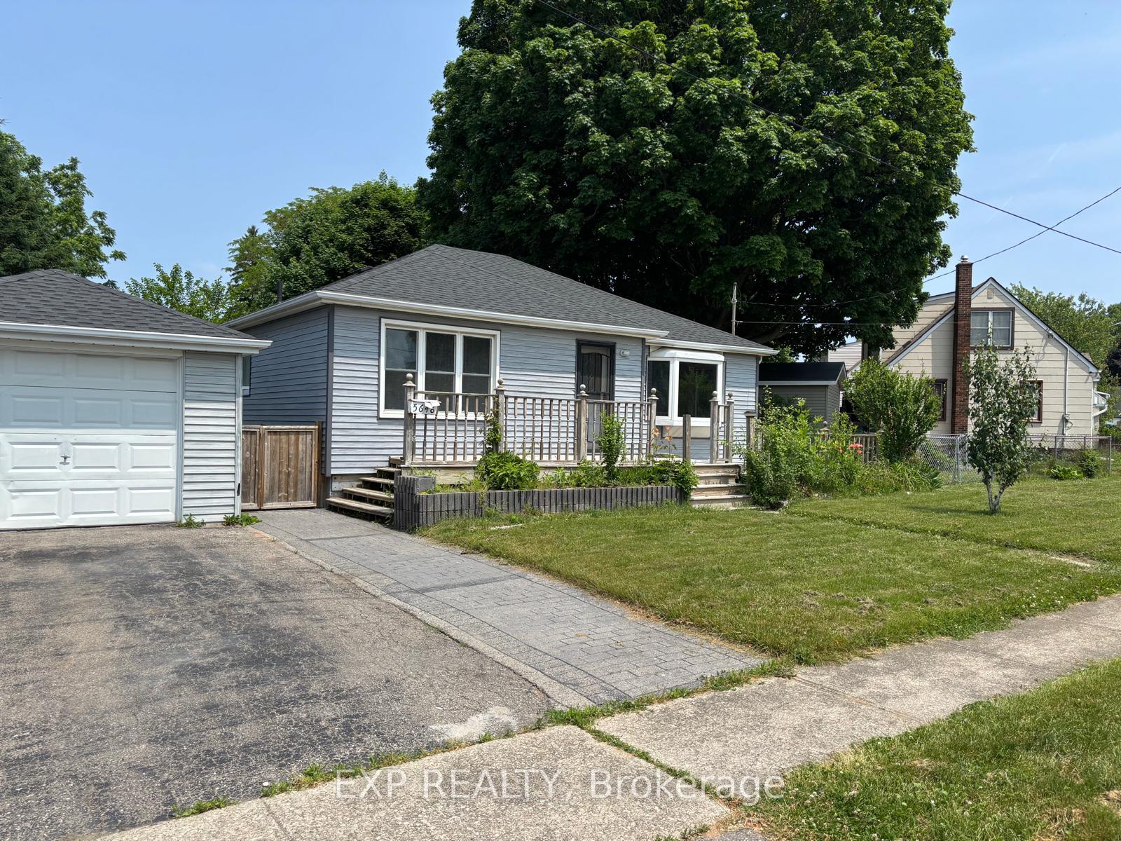Front of 5648 Royal Manor Drive