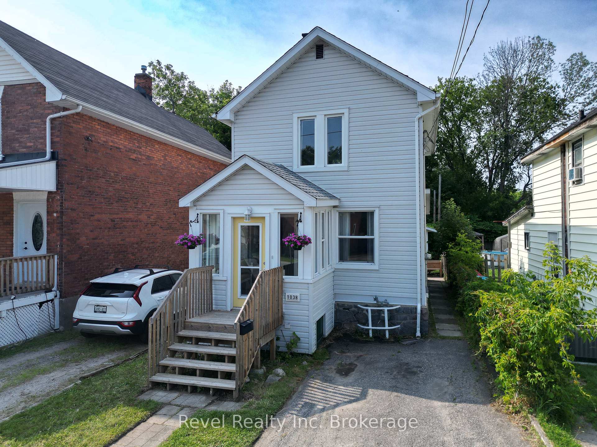 Front of 1038 Ferguson Street