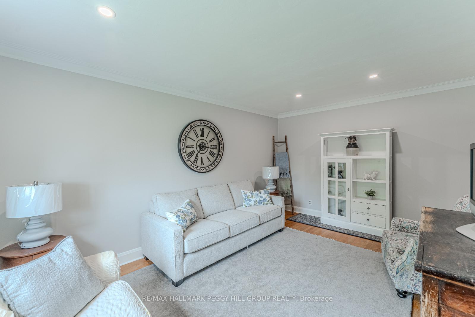 Photo 6 of 29 Argyle Avenue, Orillia — HOMEH