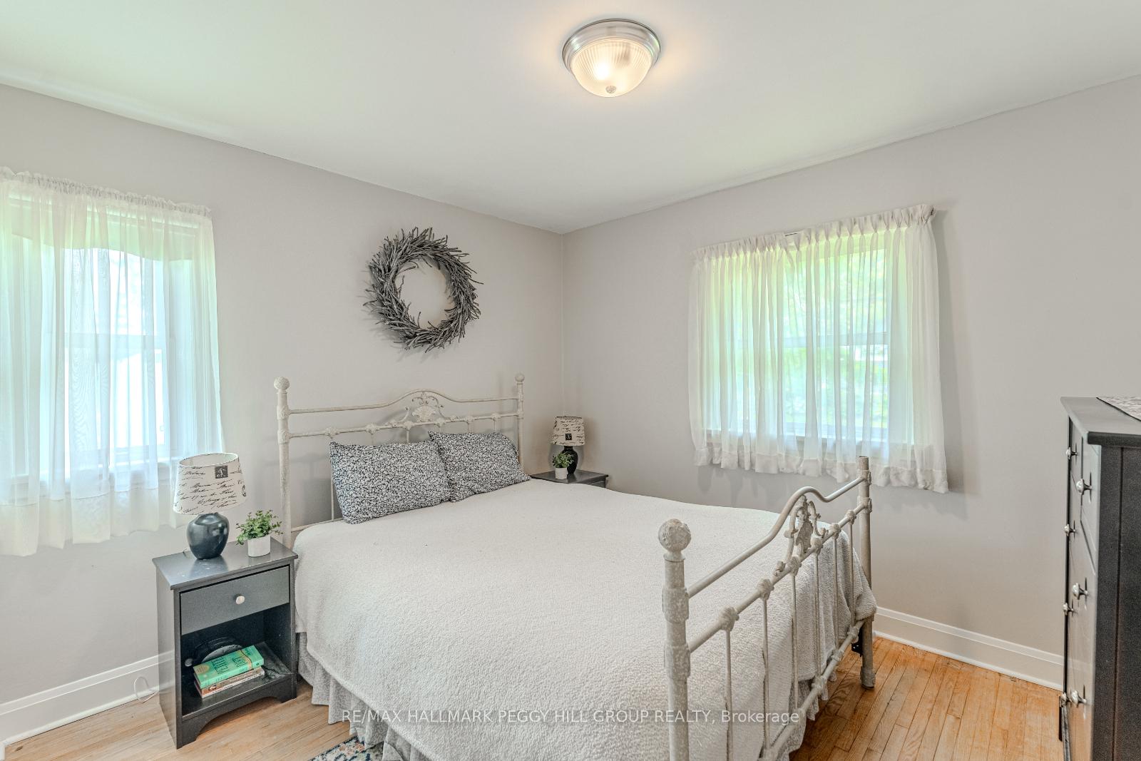 Photo 8 of 29 Argyle Avenue, Orillia — HOMEH