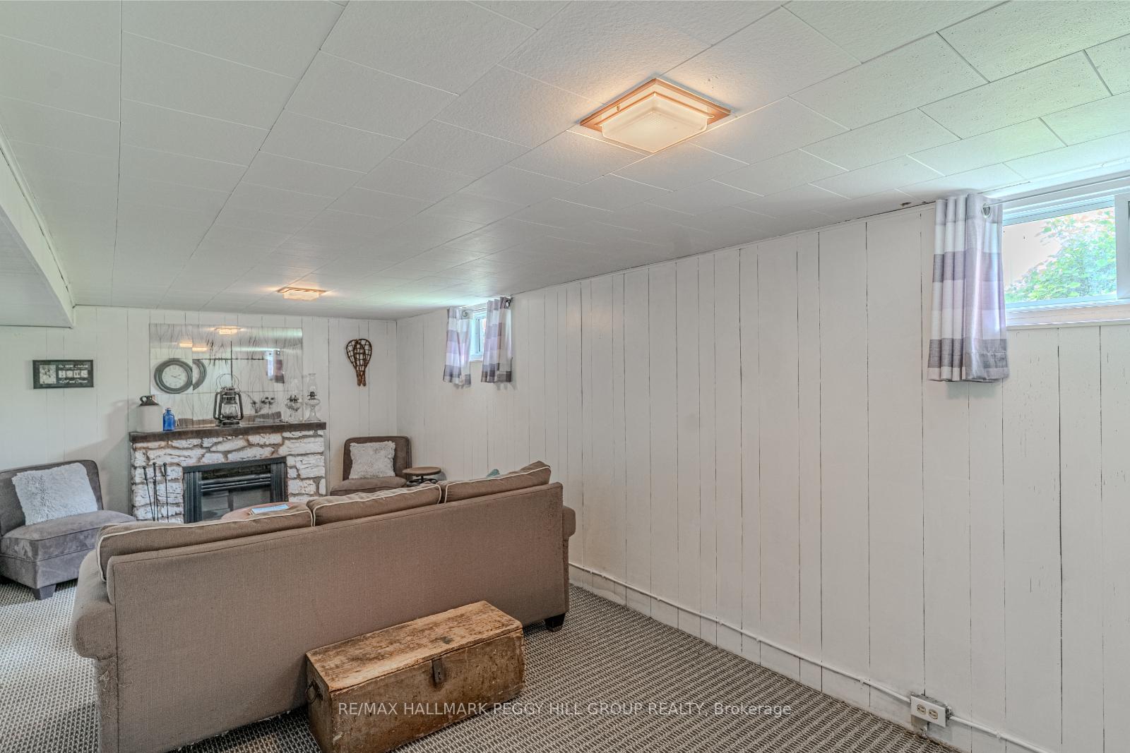 Photo 11 of 29 Argyle Avenue, Orillia — HOMEH