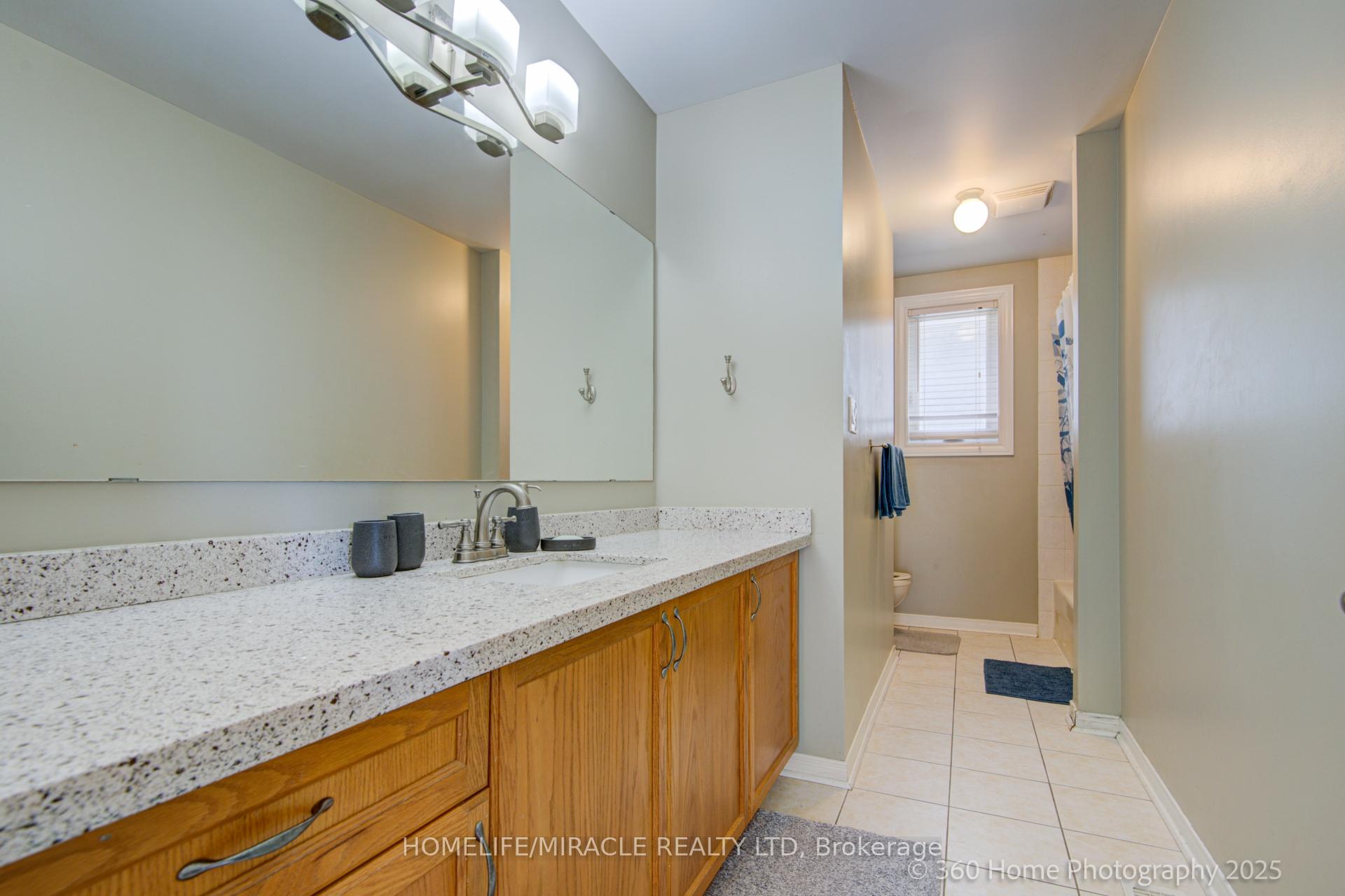 Photo 14 of 1044 Zimmerman Crescent, Milton, Beaty — HOMEH