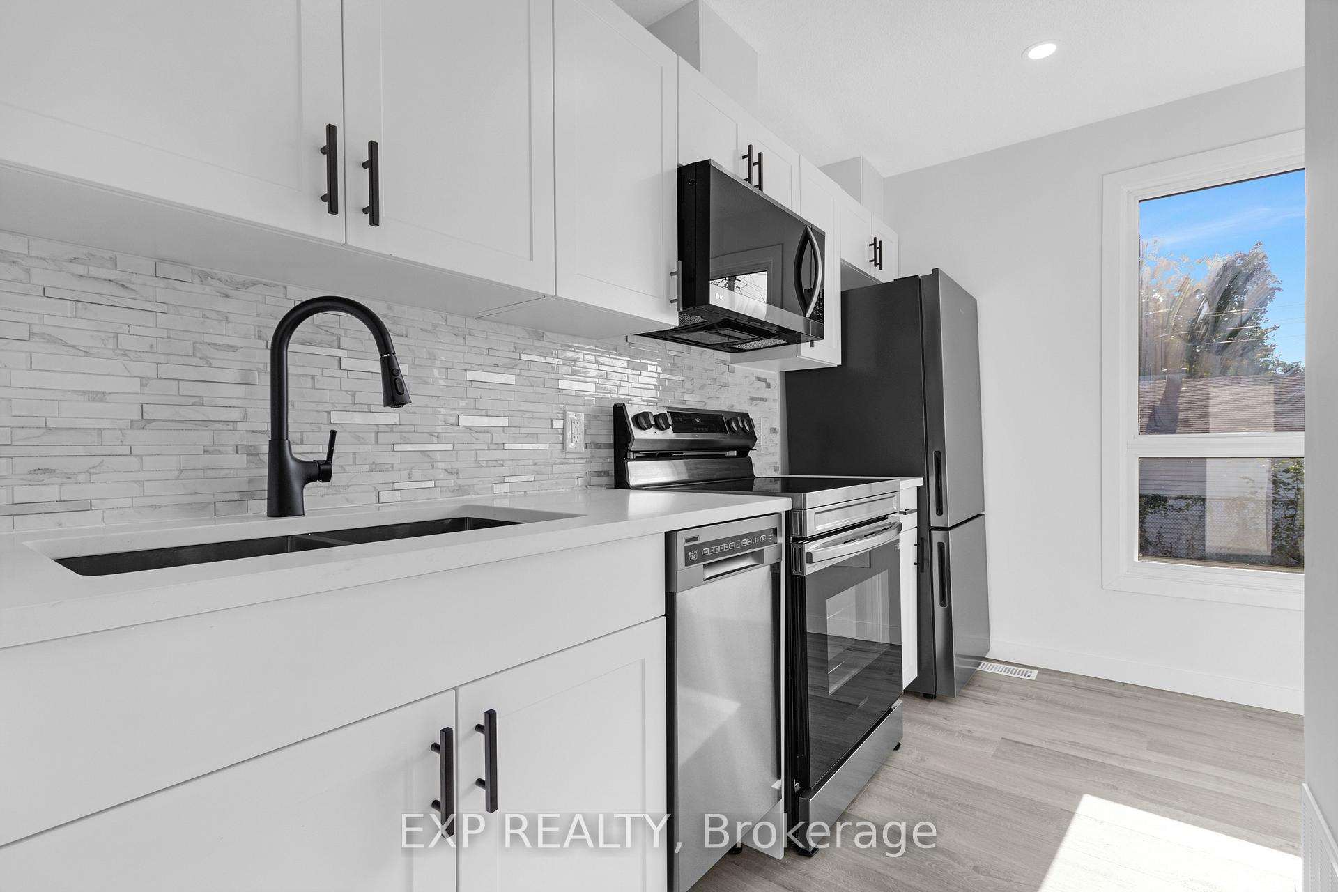 Photo 2 of Unit 3, 1508 Duford Drive, Ottawa, Bilberry Creek/Queenswood Heights — HOMEH