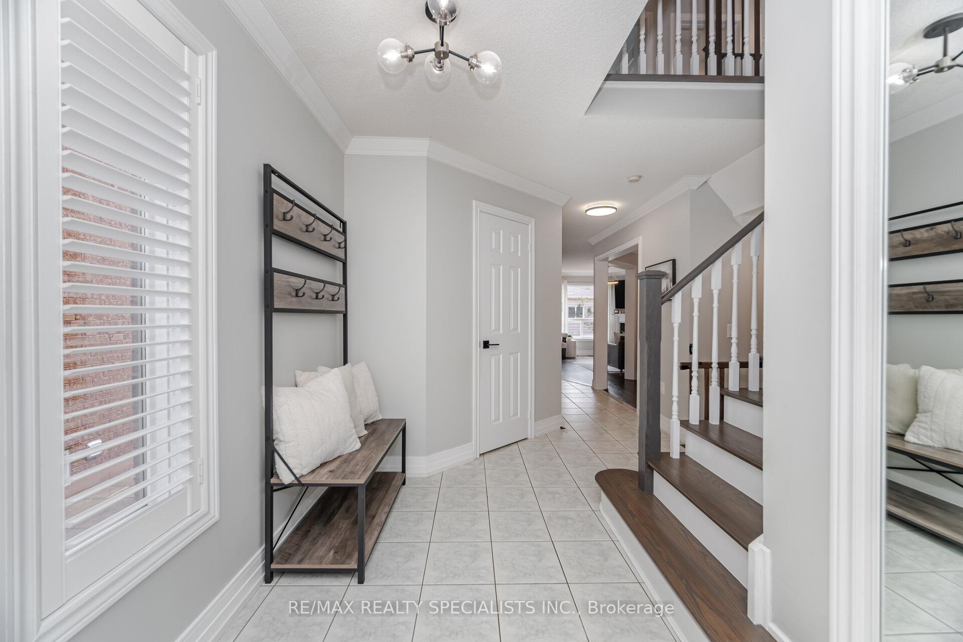 Photo 4 of 5196 Red Brush Drive, Mississauga, Hurontario — HOMEH