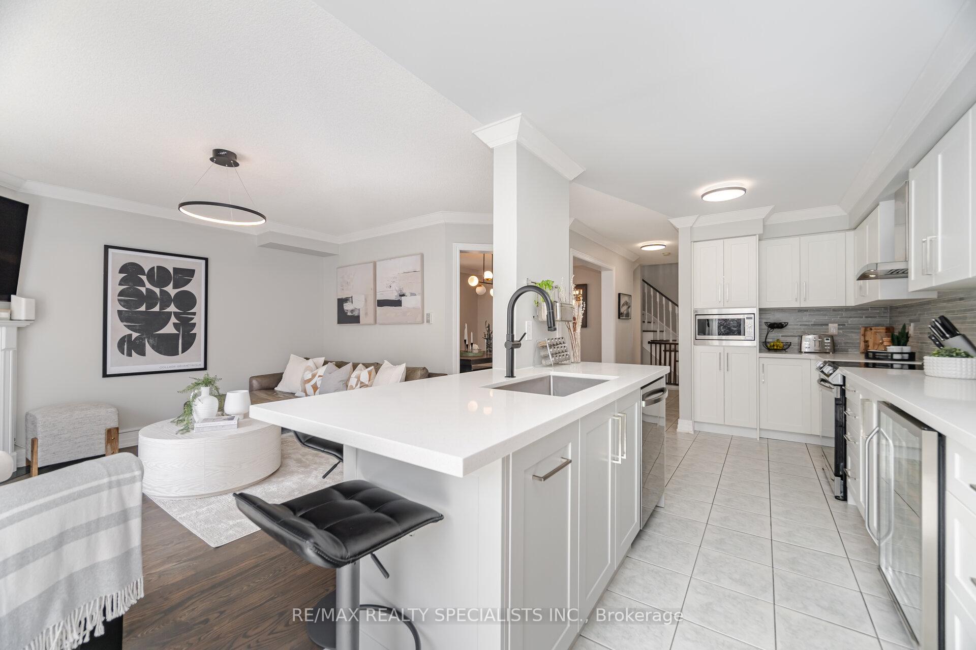 Photo 10 of 5196 Red Brush Drive, Mississauga, Hurontario — HOMEH