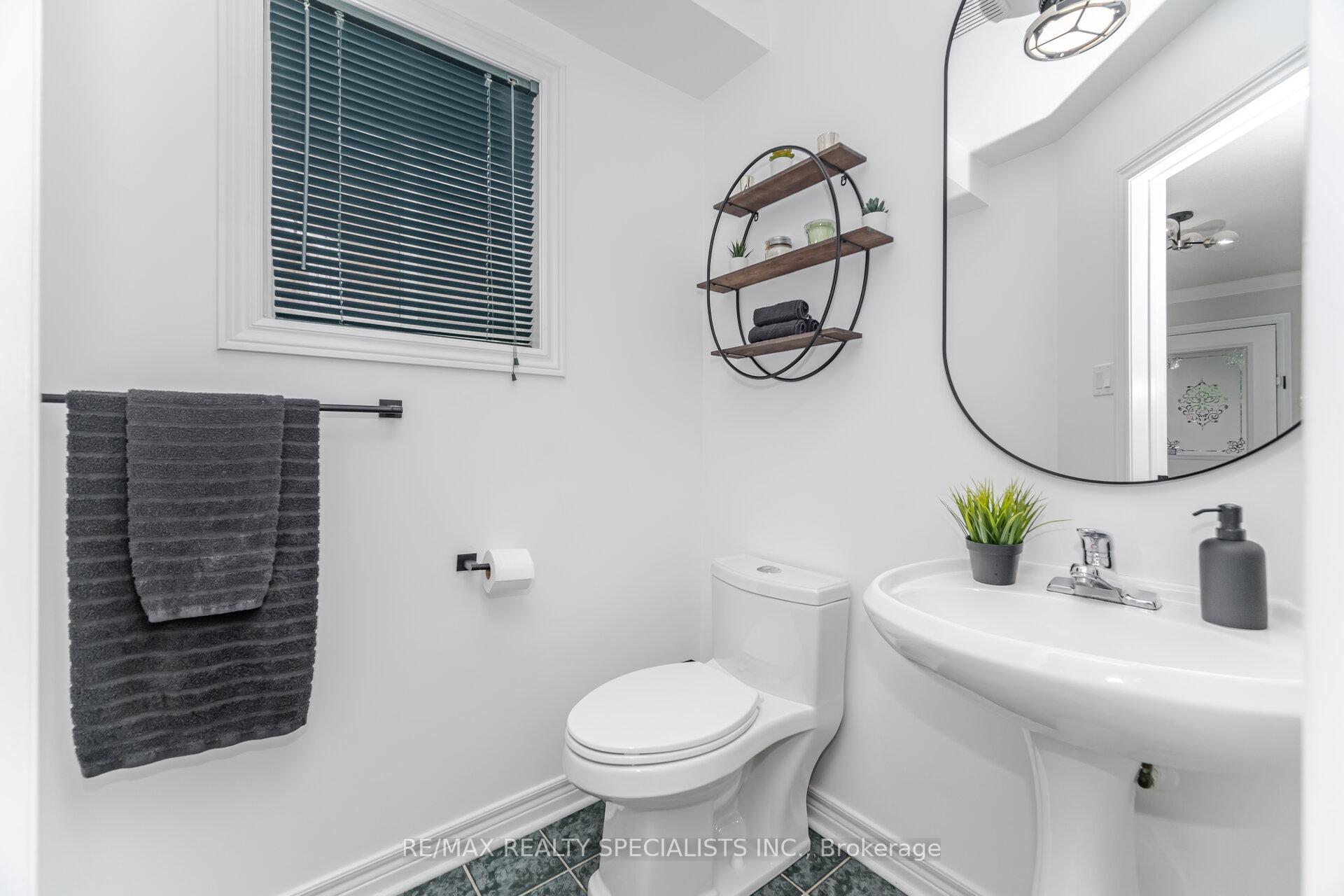 Photo 13 of 5196 Red Brush Drive, Mississauga, Hurontario — HOMEH