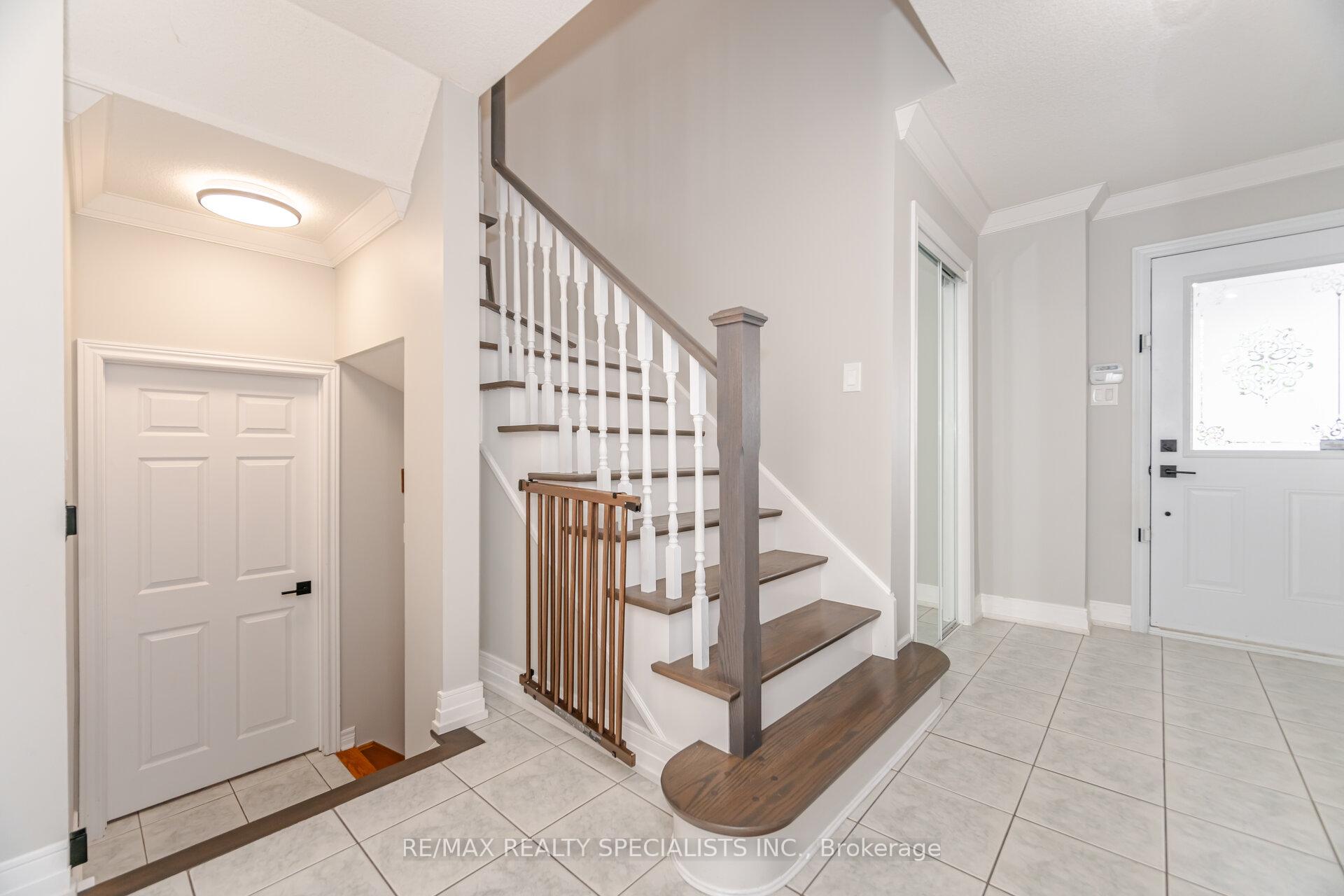 Photo 15 of 5196 Red Brush Drive, Mississauga, Hurontario — HOMEH