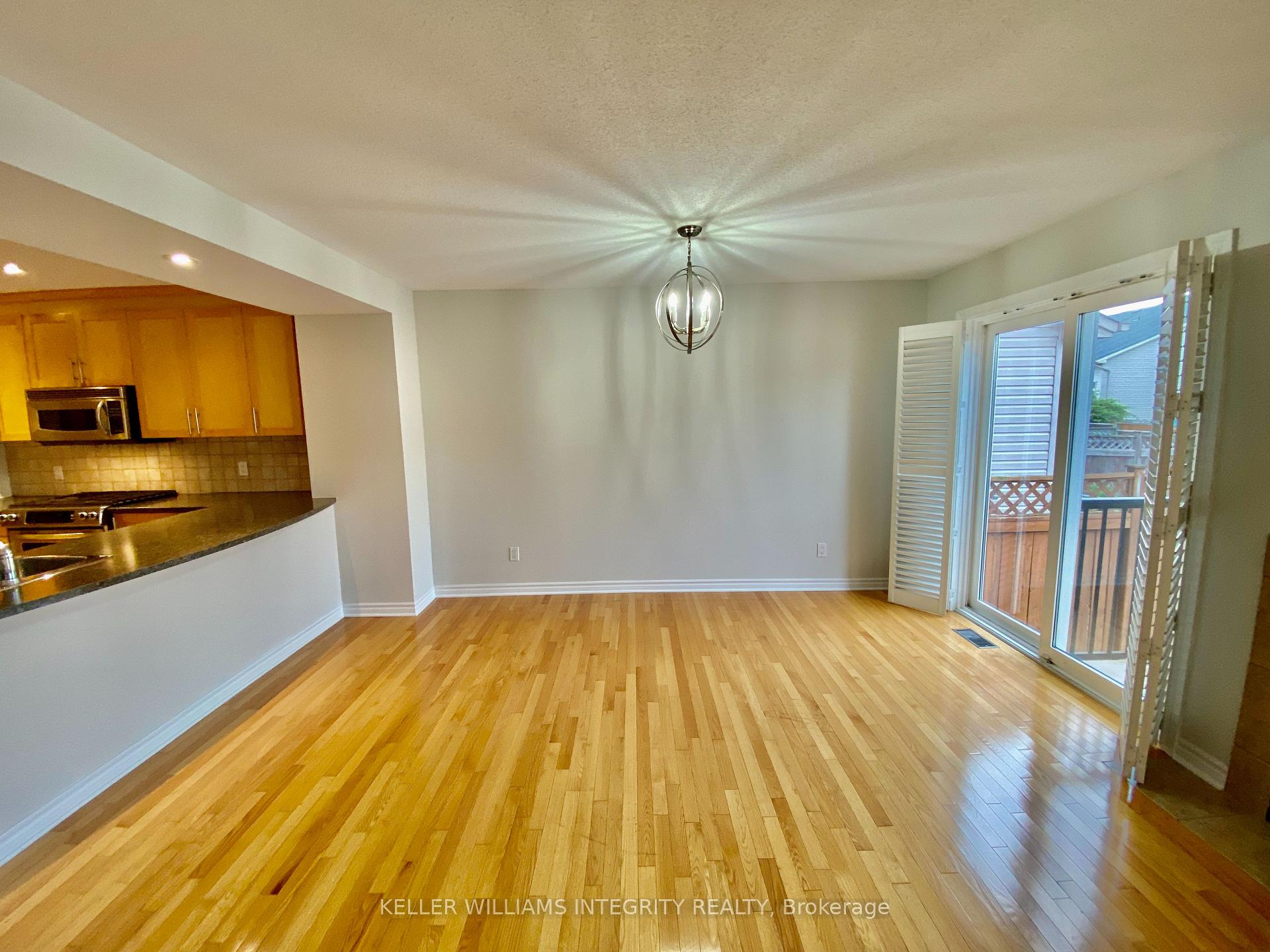Photo 4 of 2053 Melette Crescent, Ottawa, Avalon East — HOMEH