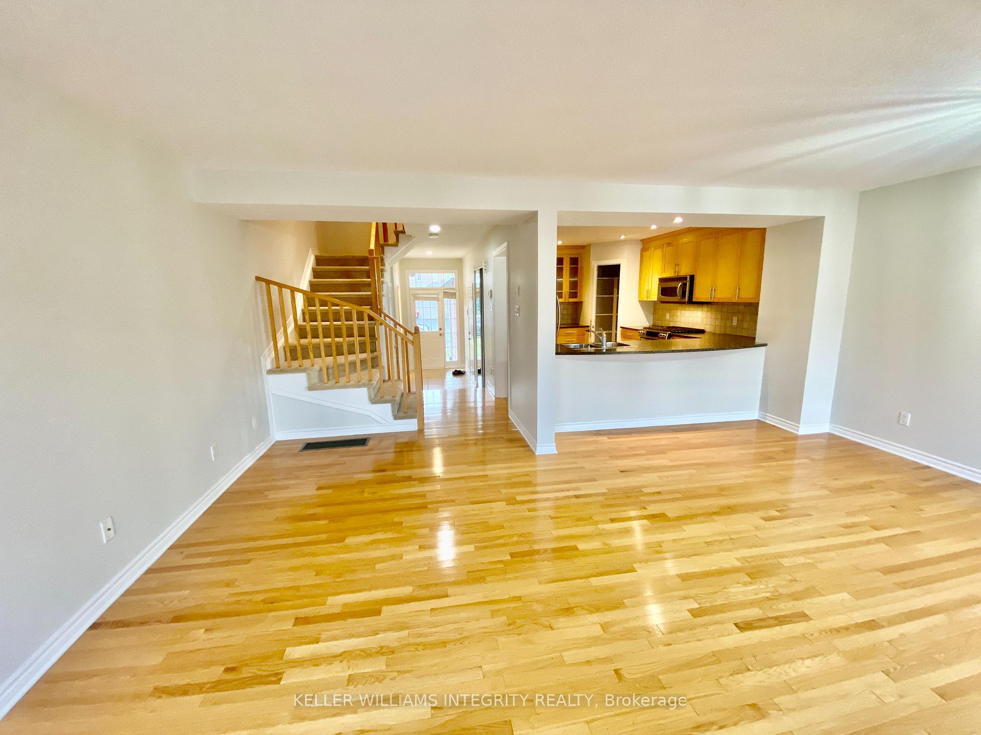 Photo 5 of 2053 Melette Crescent, Ottawa, Avalon East — HOMEH