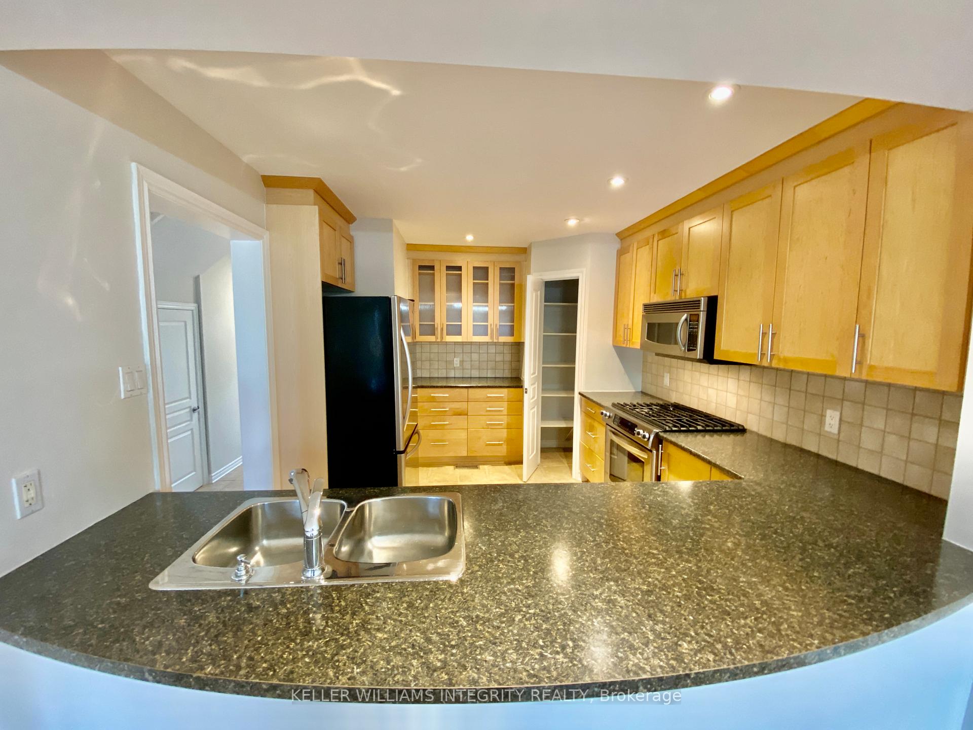 Photo 8 of 2053 Melette Crescent, Ottawa, Avalon East — HOMEH