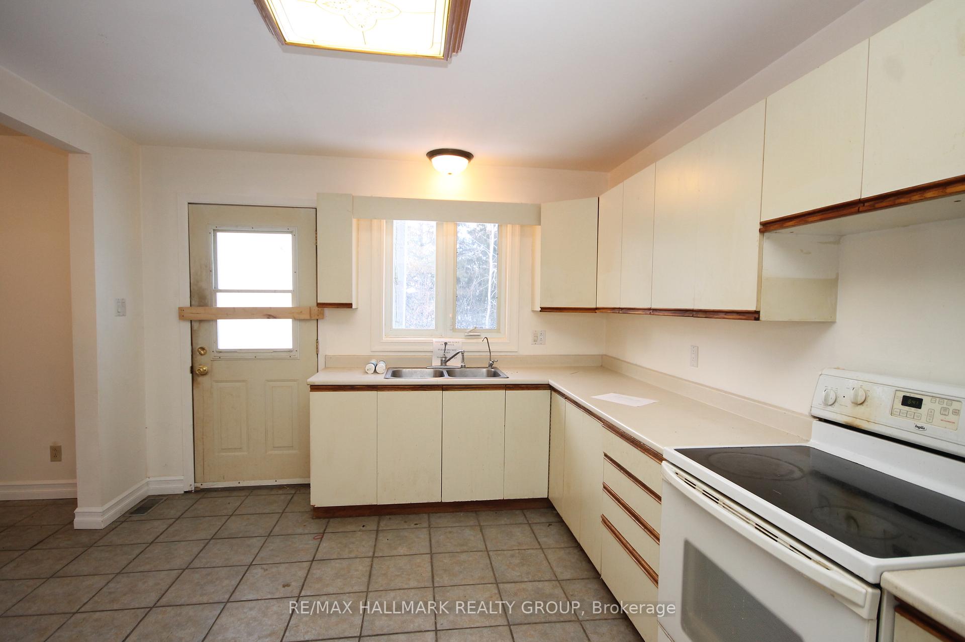 Photo 4 of 30 Alyssa Drive, North Dundas, North Dundas (Winchester) Twp — HOMEH