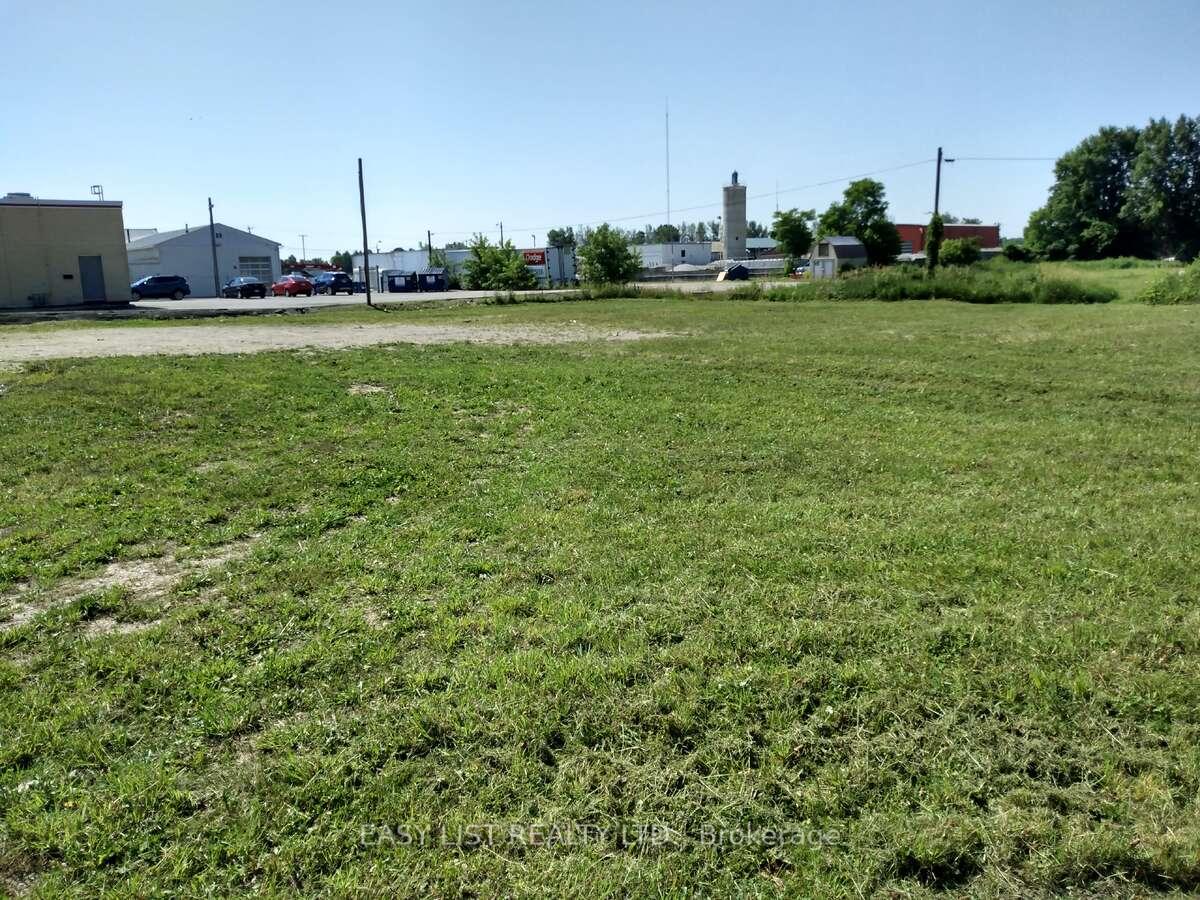 Photo 5 of 670 Main Street E, North Perth, Listowel — HOMEH