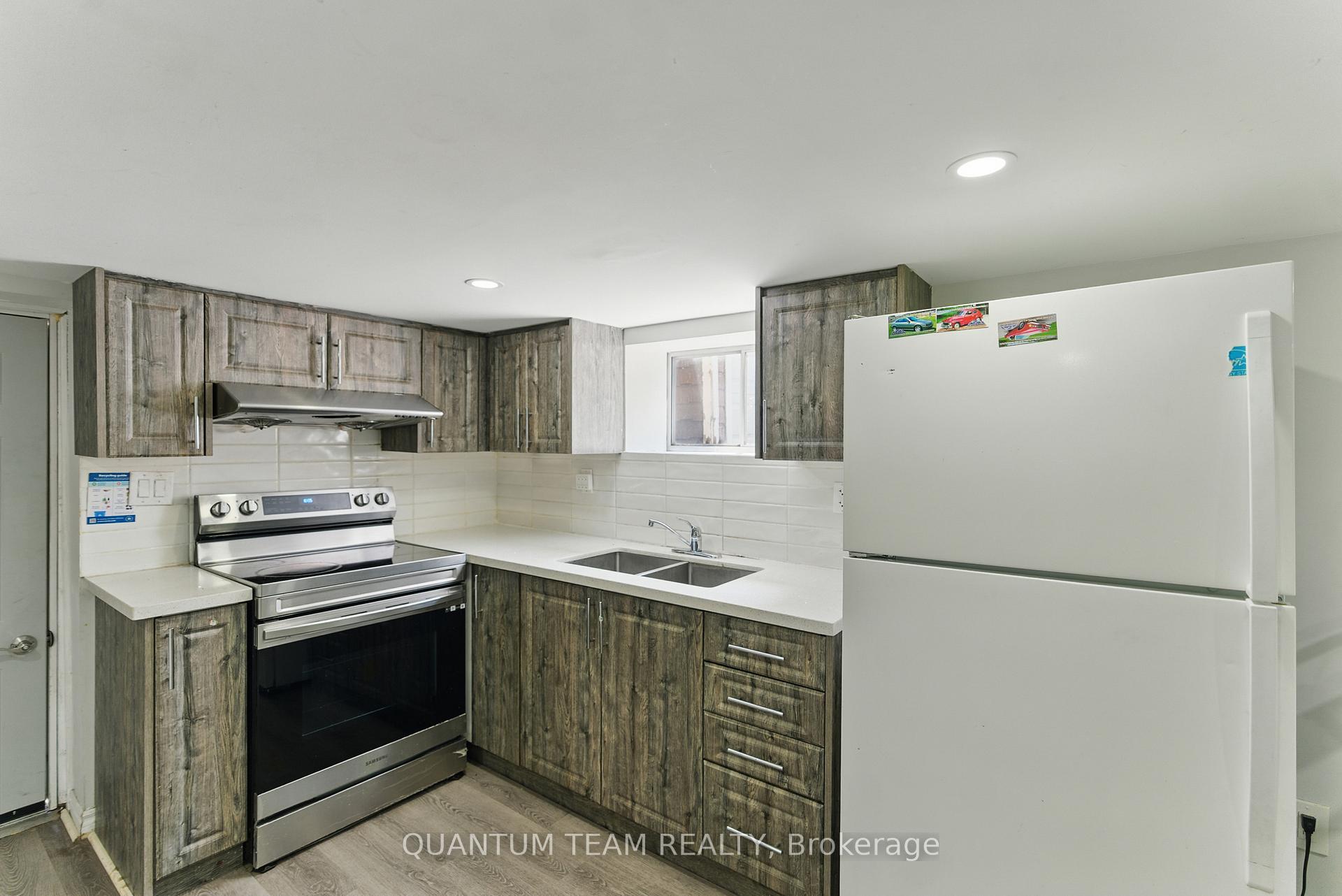 Photo 5 of 6462 Barker Street, Niagara Falls, Dorchester — HOMEH