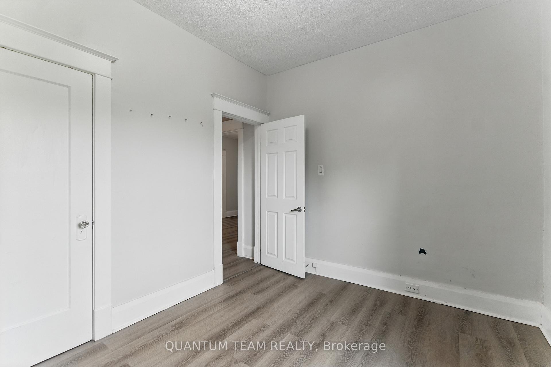 Photo 14 of 6462 Barker Street, Niagara Falls, Dorchester — HOMEH