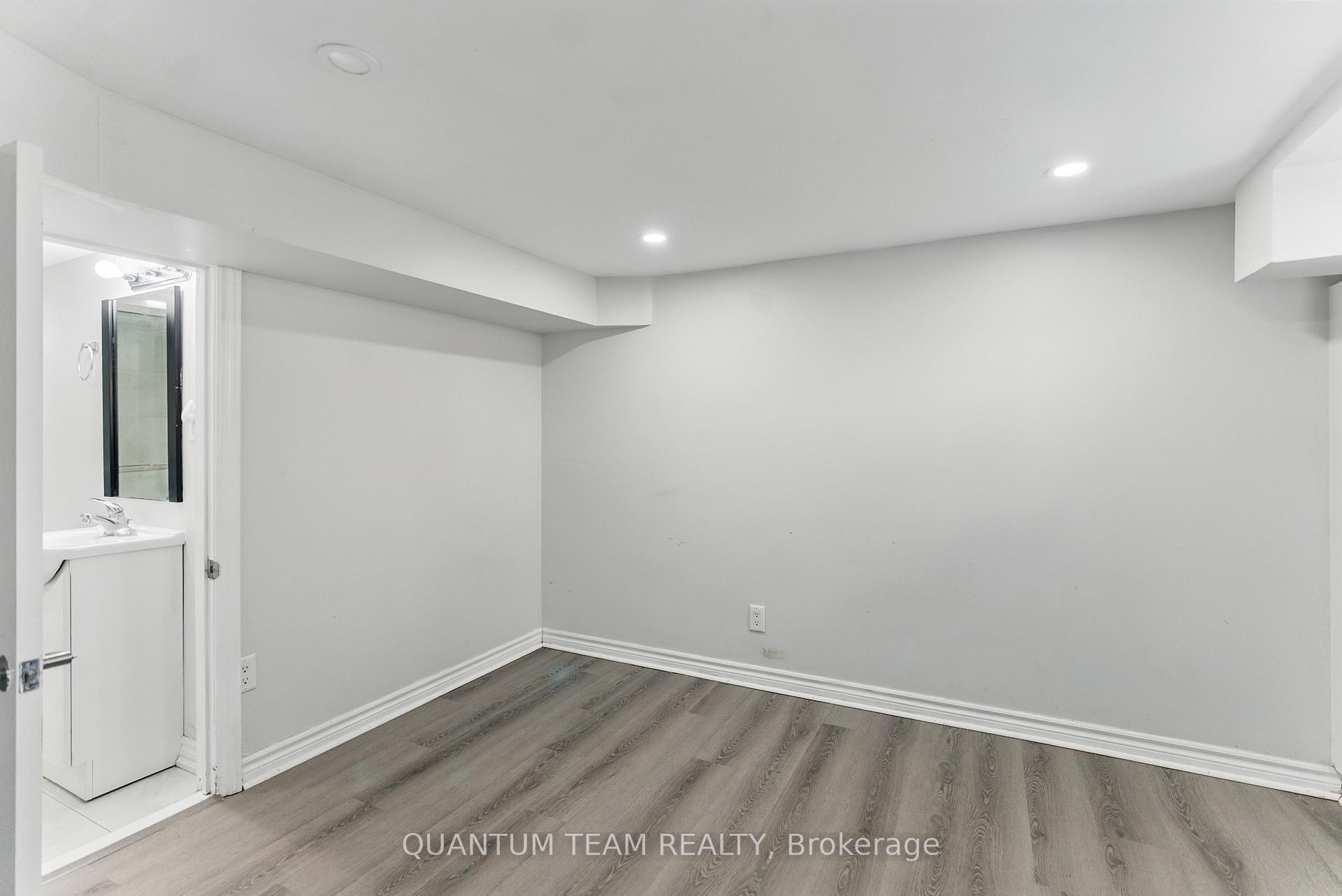 Photo 16 of 6462 Barker Street, Niagara Falls, Dorchester — HOMEH