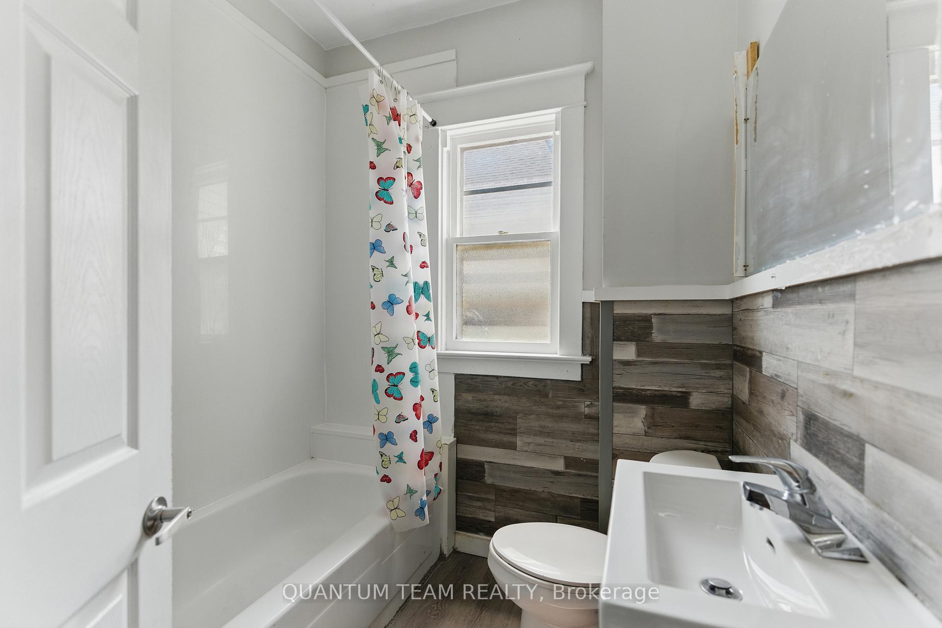 Photo 19 of 6462 Barker Street, Niagara Falls, Dorchester — HOMEH