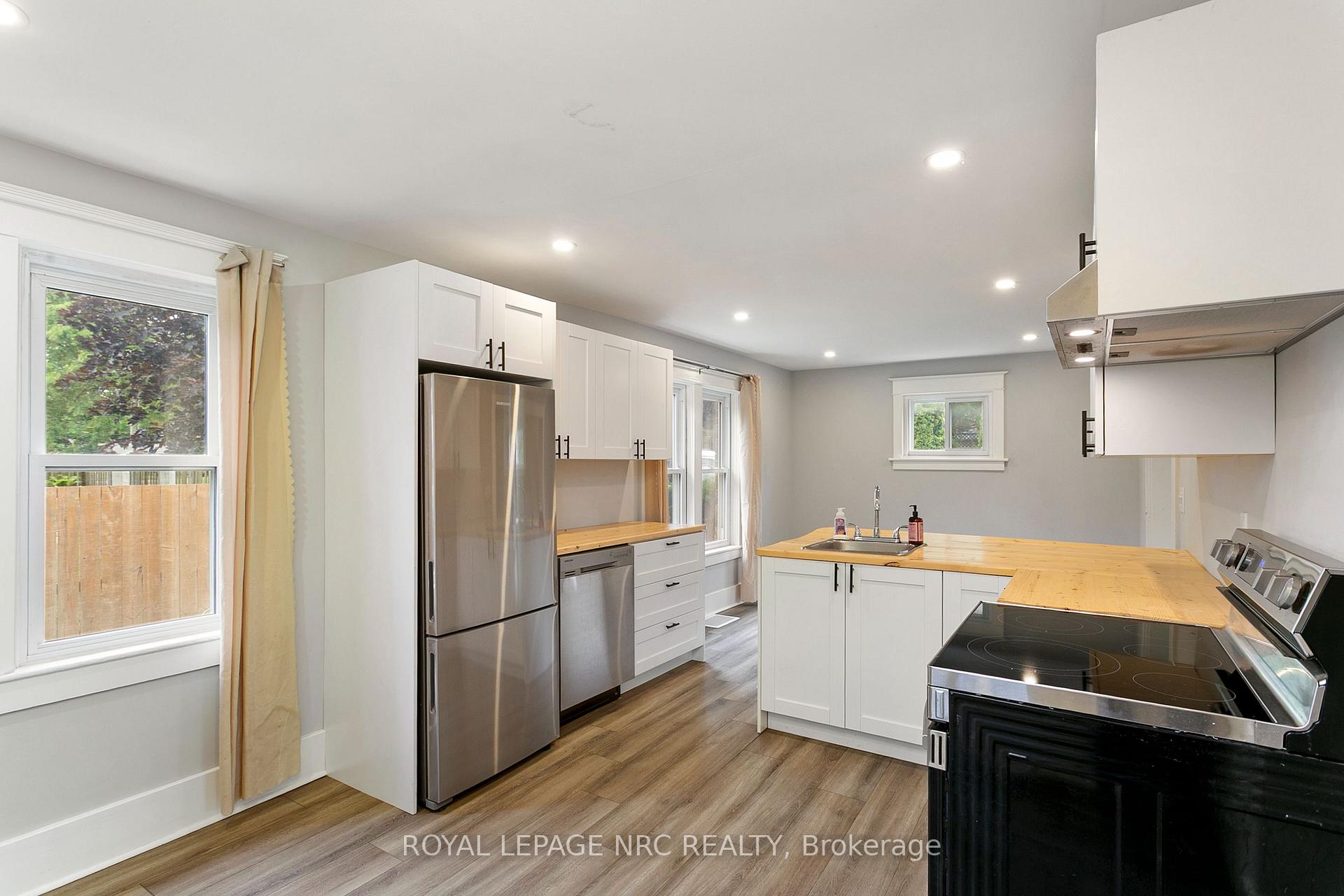 Photo 6 of 6334 Crawford Street, Niagara Falls, Morrison — HOMEH