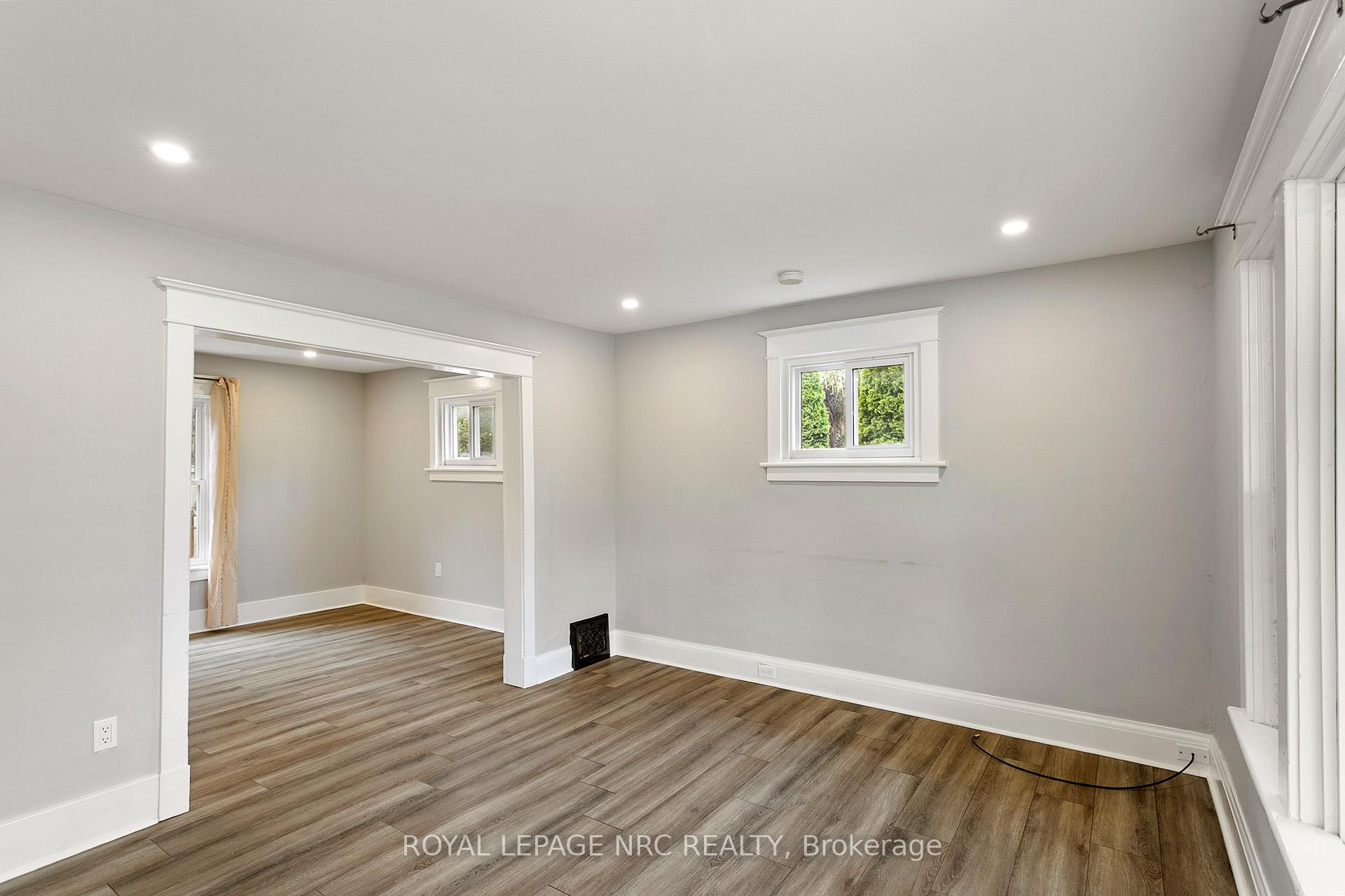 Photo 11 of 6334 Crawford Street, Niagara Falls, Morrison — HOMEH