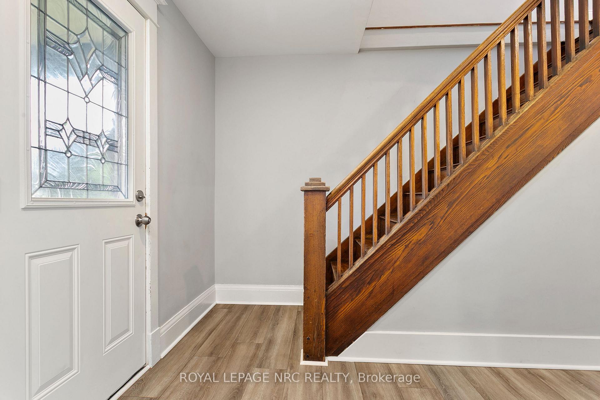 Photo 12 of 6334 Crawford Street, Niagara Falls, Morrison — HOMEH