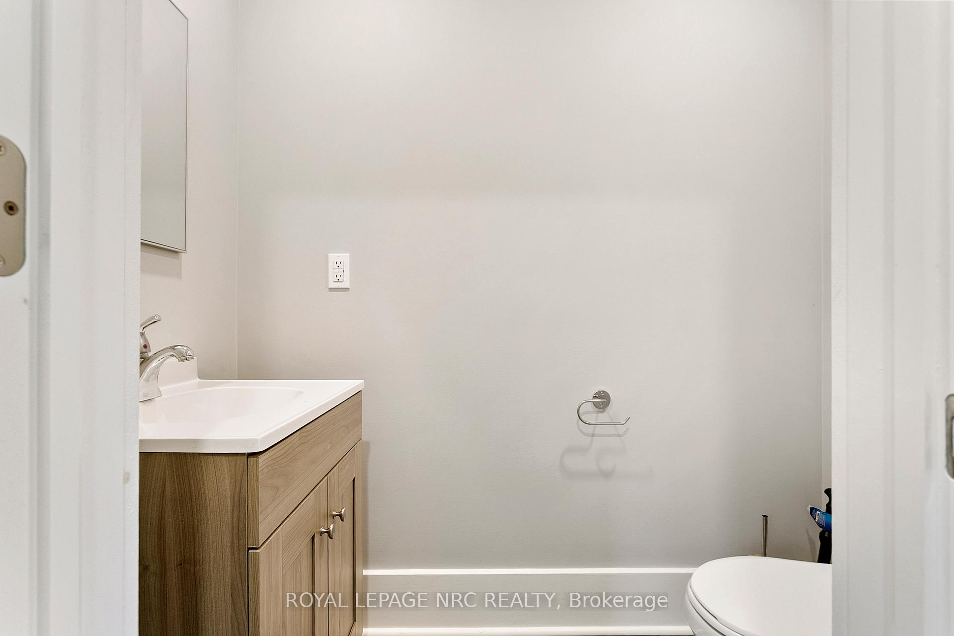 Photo 14 of 6334 Crawford Street, Niagara Falls, Morrison — HOMEH
