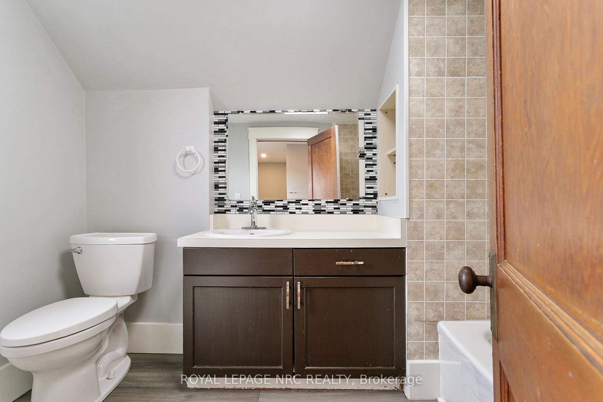 Photo 15 of 6334 Crawford Street, Niagara Falls, Morrison — HOMEH