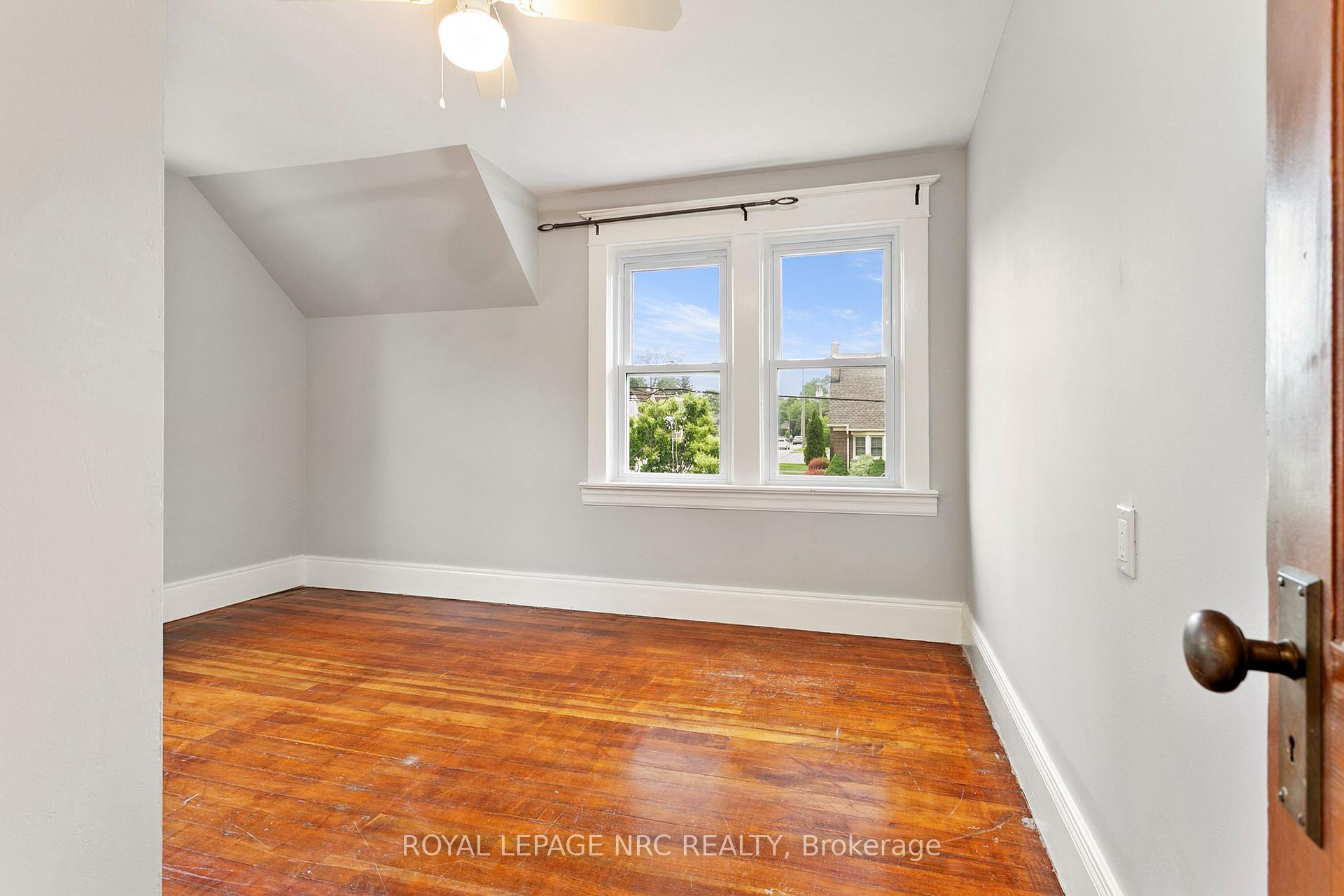 Photo 18 of 6334 Crawford Street, Niagara Falls, Morrison — HOMEH