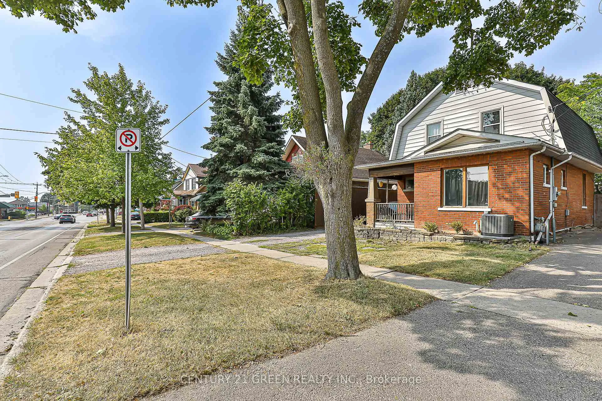 Photo 2 of 58 Gibbons Street, Oshawa, McLaughlin — HOMEH