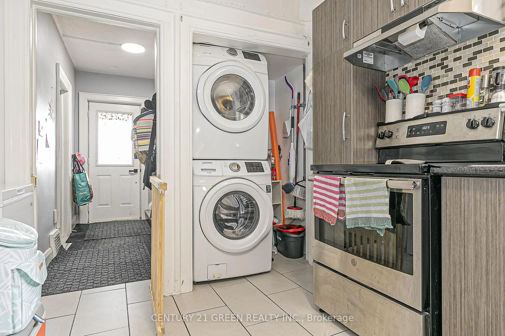 Photo 16 of 58 Gibbons Street, Oshawa, McLaughlin — HOMEH