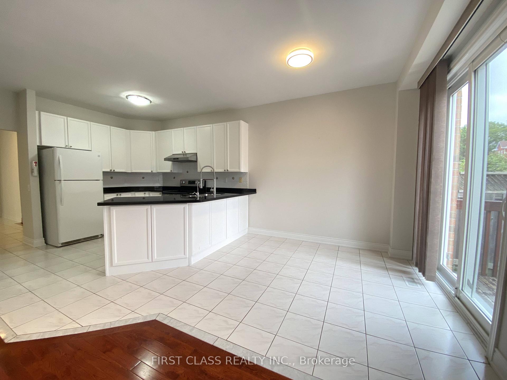 Photo 5 of 108 Snowdon Circle, Markham, Markville — HOMEH