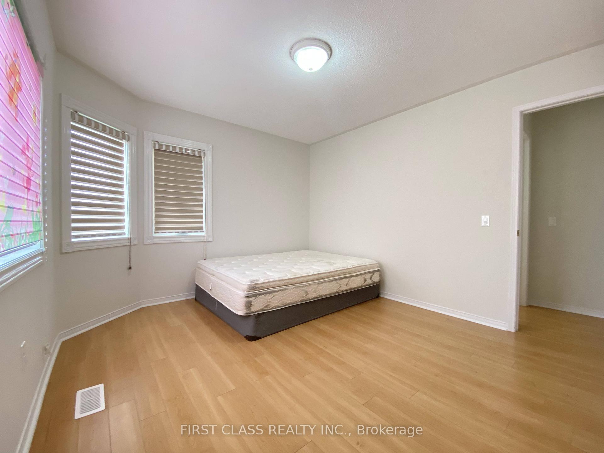 Photo 11 of 108 Snowdon Circle, Markham, Markville — HOMEH