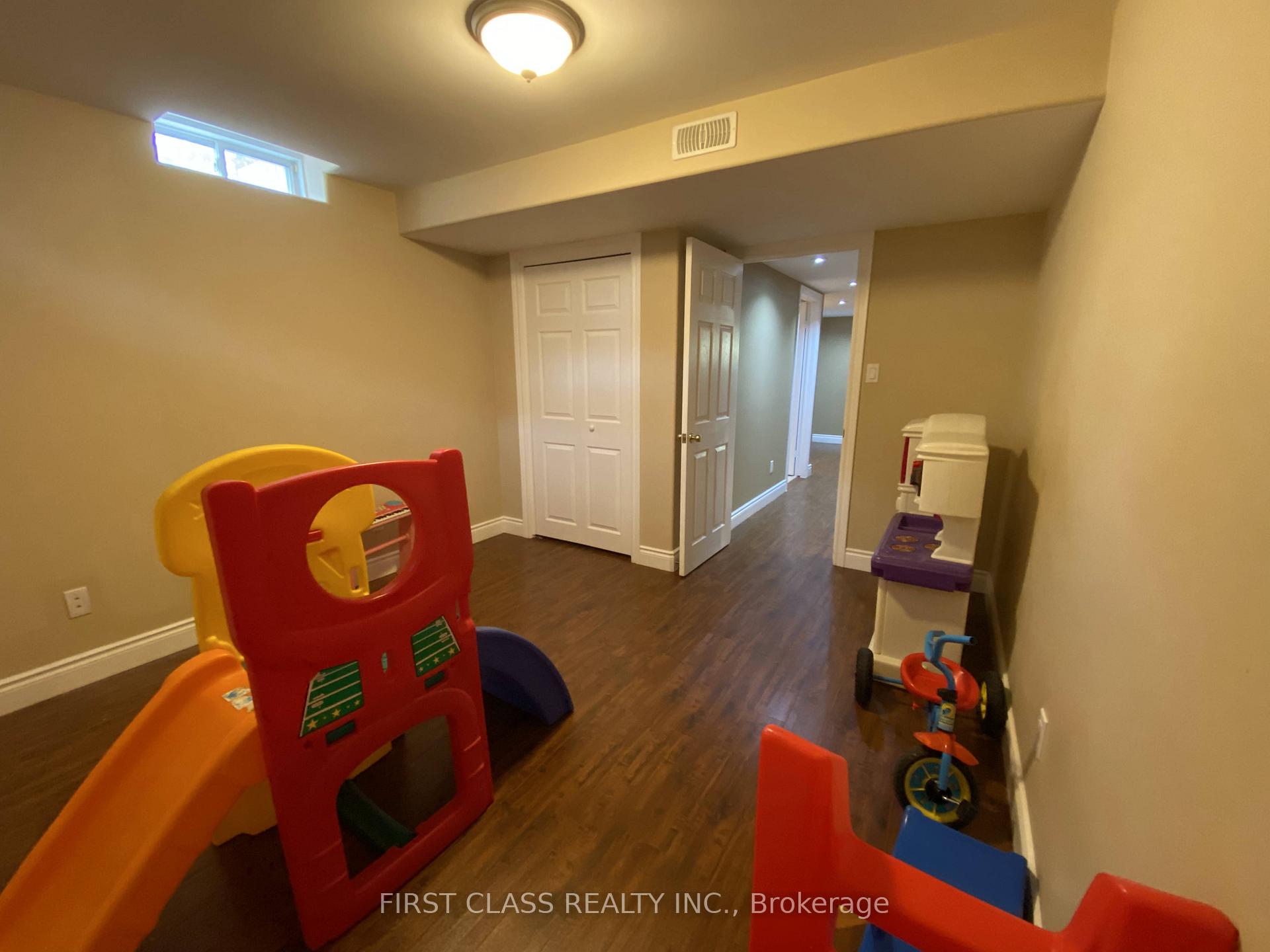 Photo 18 of 108 Snowdon Circle, Markham, Markville — HOMEH