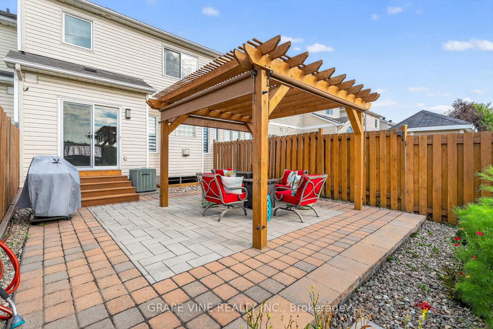 Photo 3 of 1545 Demeter Street, Ottawa, Fallingbrook/Gardenway South — HOMEH