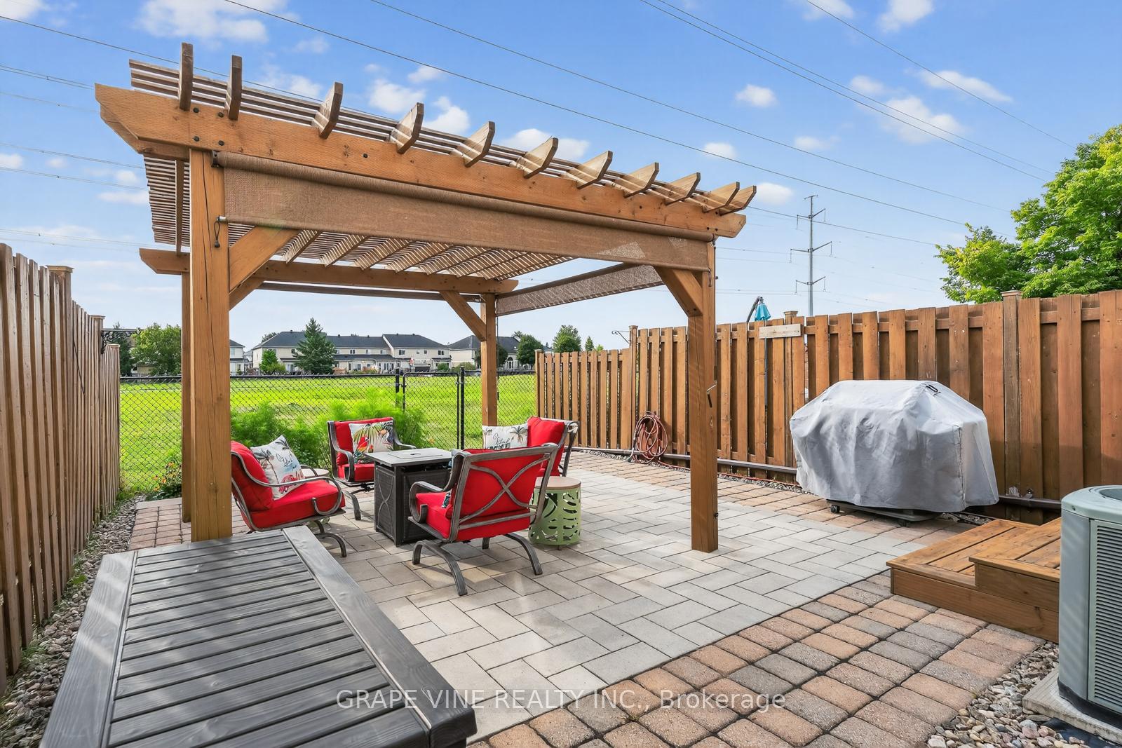 Photo 5 of 1545 Demeter Street, Ottawa, Fallingbrook/Gardenway South — HOMEH