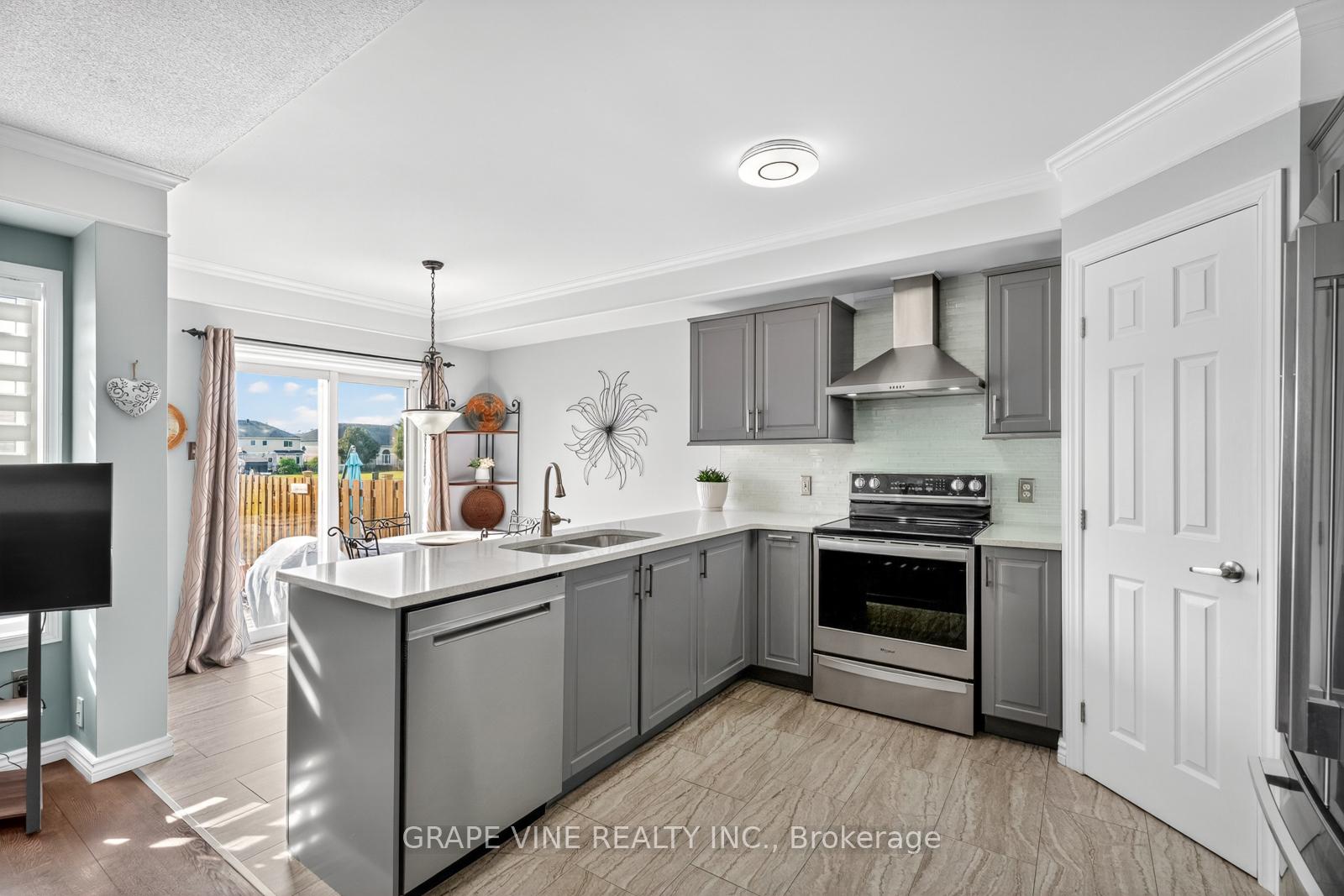 Photo 15 of 1545 Demeter Street, Ottawa, Fallingbrook/Gardenway South — HOMEH